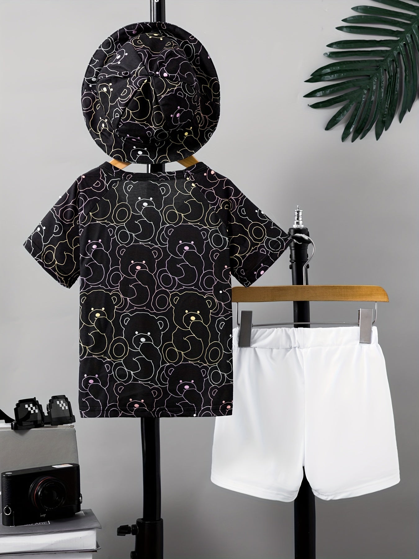 Boys Bear Graphic Print T-shirt Shorts Hat Set