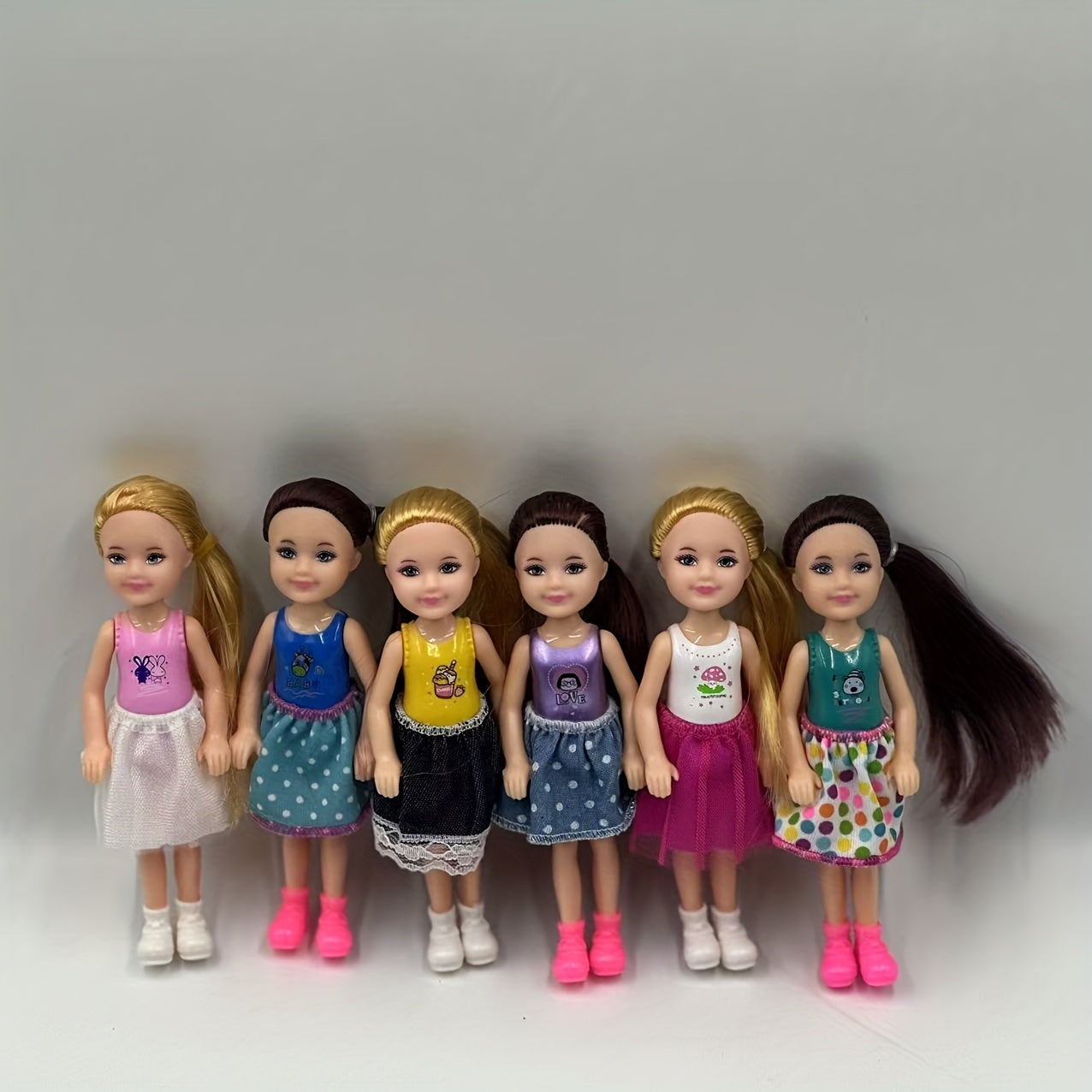5 Mixed Color Dolls with Outfit Accessories Skirts Polka Dots F