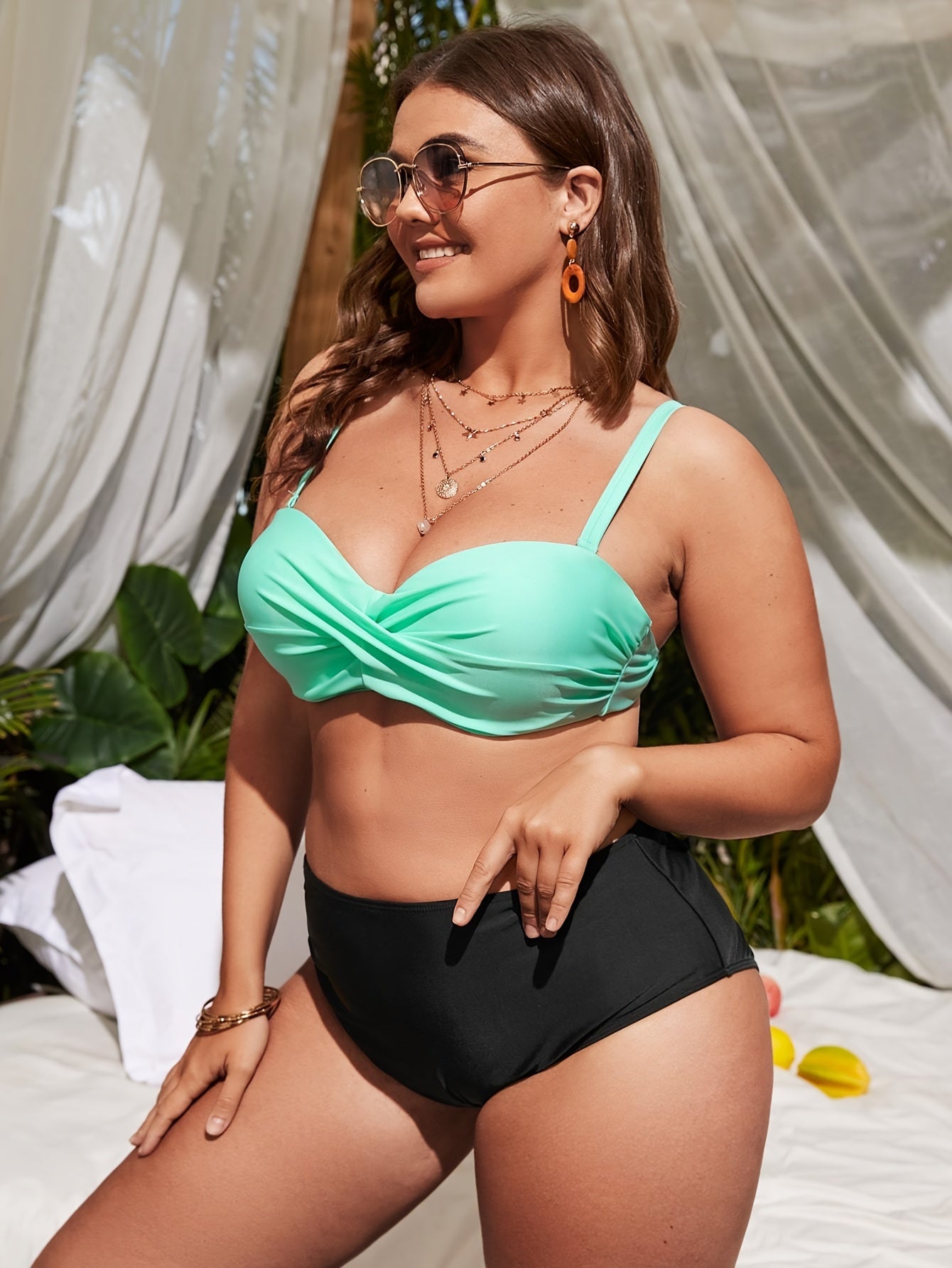 Solid Twist Front Molded Cup Bra & Panty Set