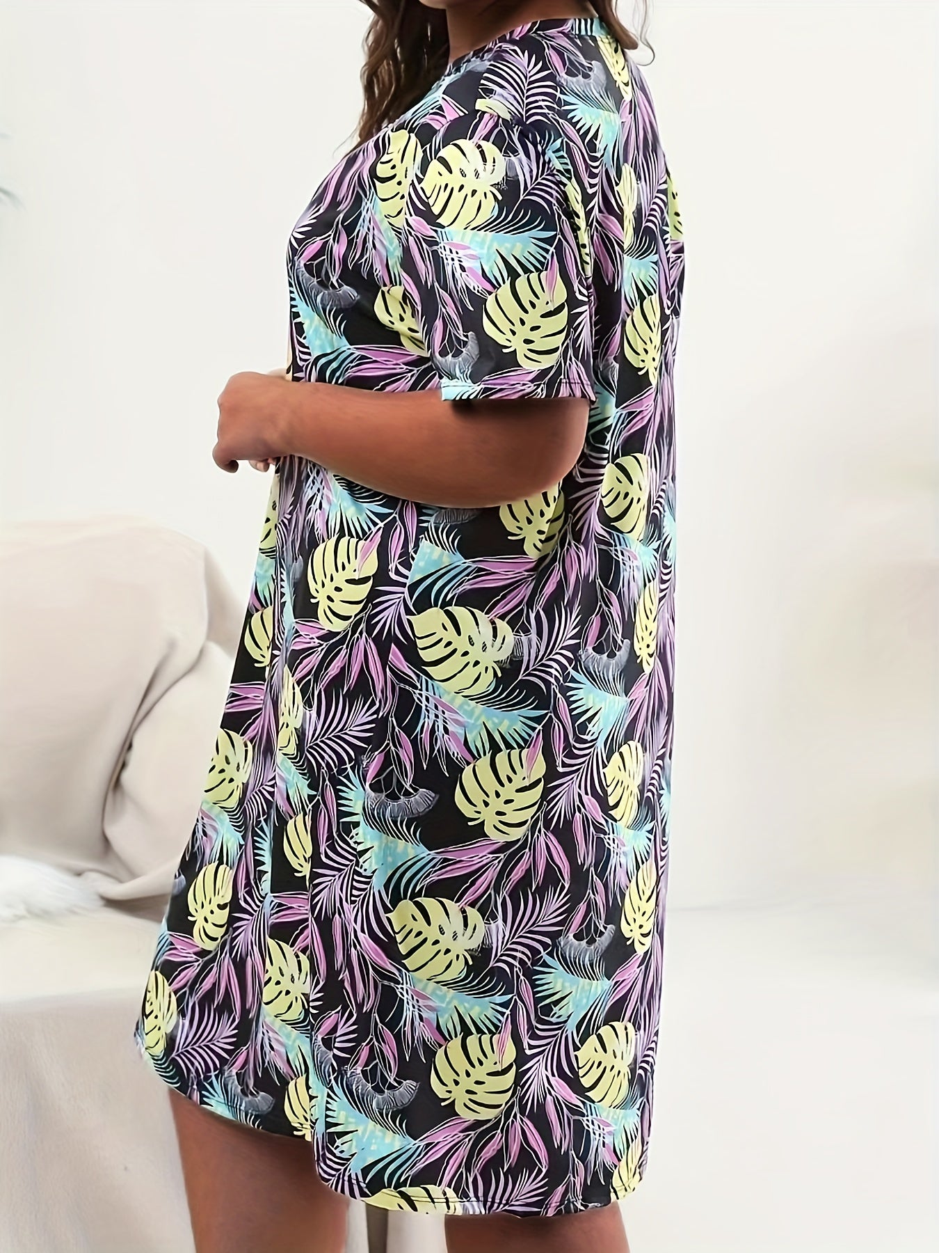 Tropical Print Round Neck Nightdress