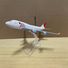 Japan Airlines 747 Alloy Aircraft Model Static Ornaments