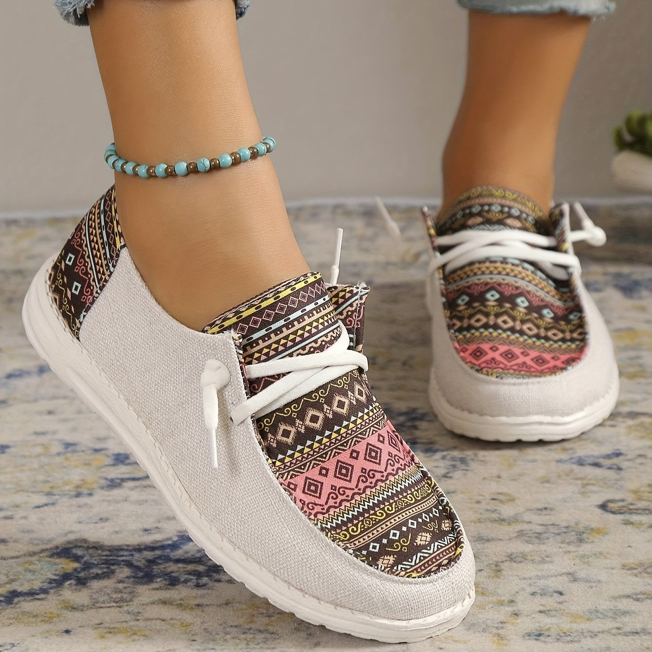 Women's Retro Canvas Lace-up Flat Sneakers