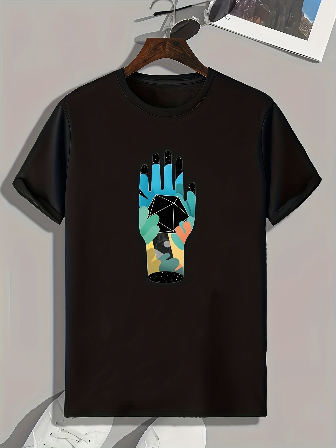 Creative Hand Pattern Men's Graphic T-shirt for Summer