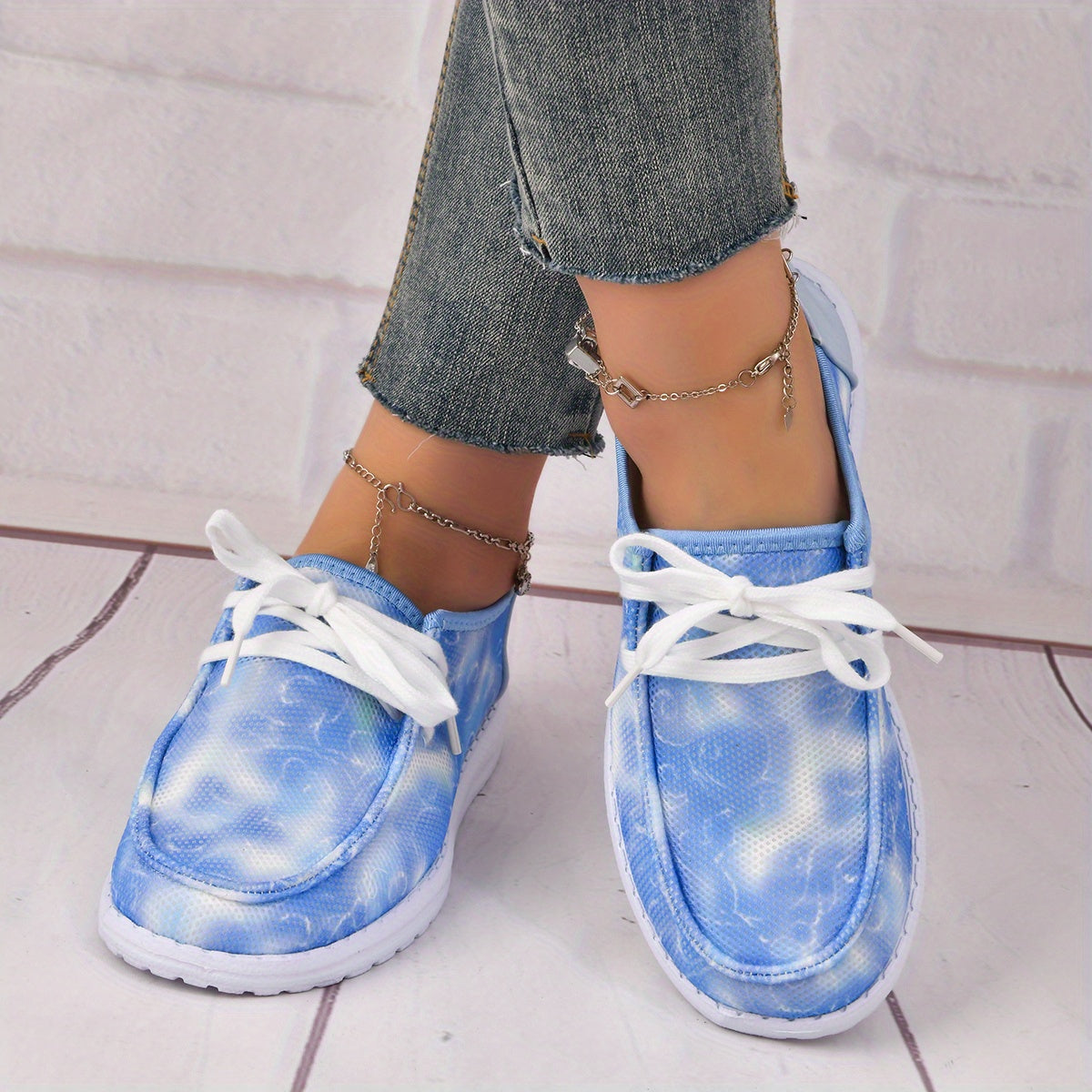 Women's Casual Canvas Lace-Up Flat Sneakers