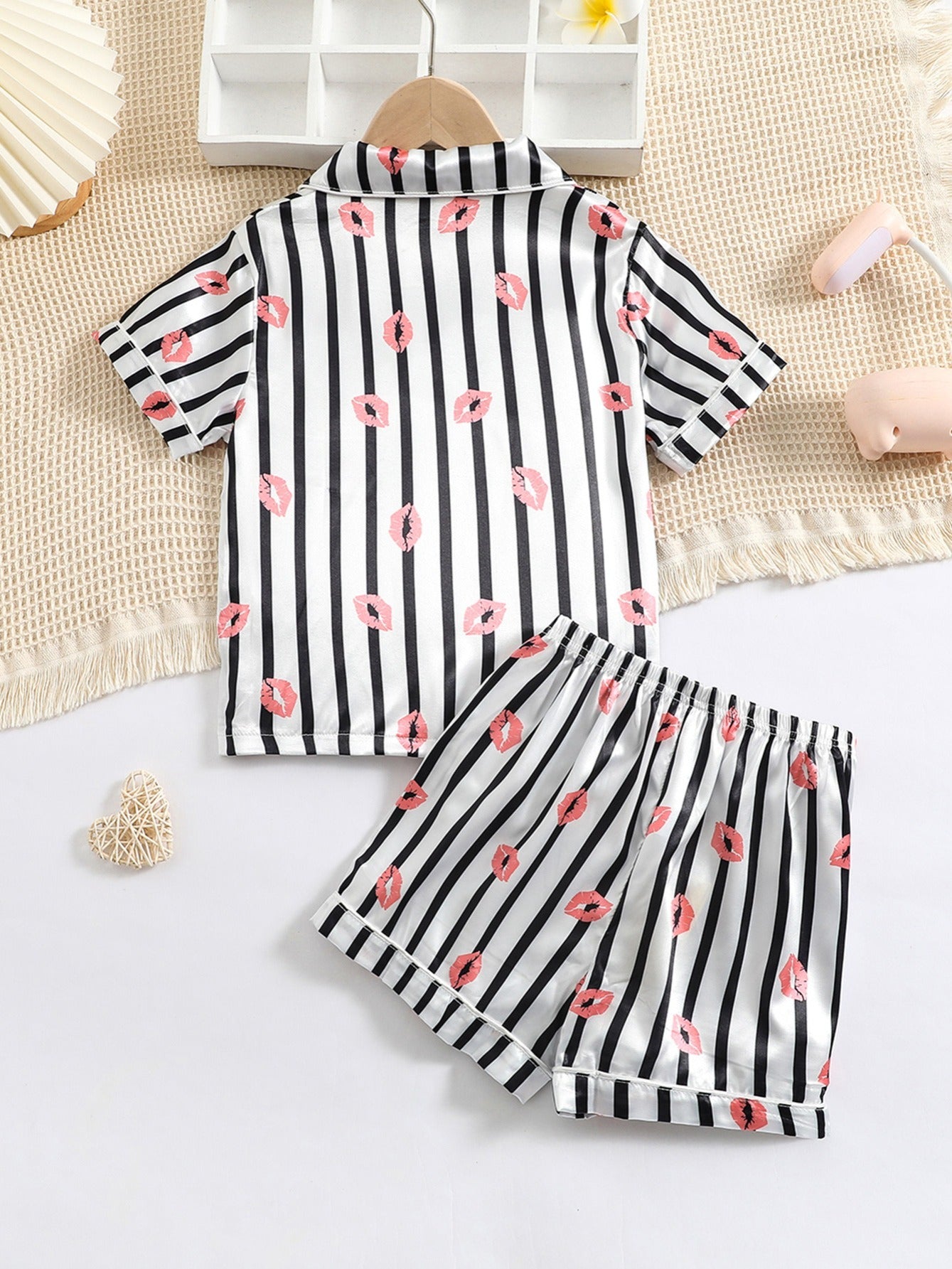 Girls Lip Print Satin Pajama Set