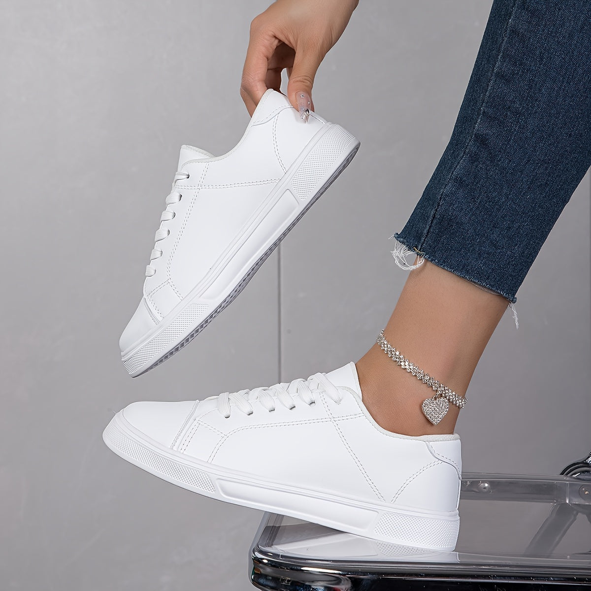 Lightweight Flat Skate Shoes Non Slip Round Toe Sneakers