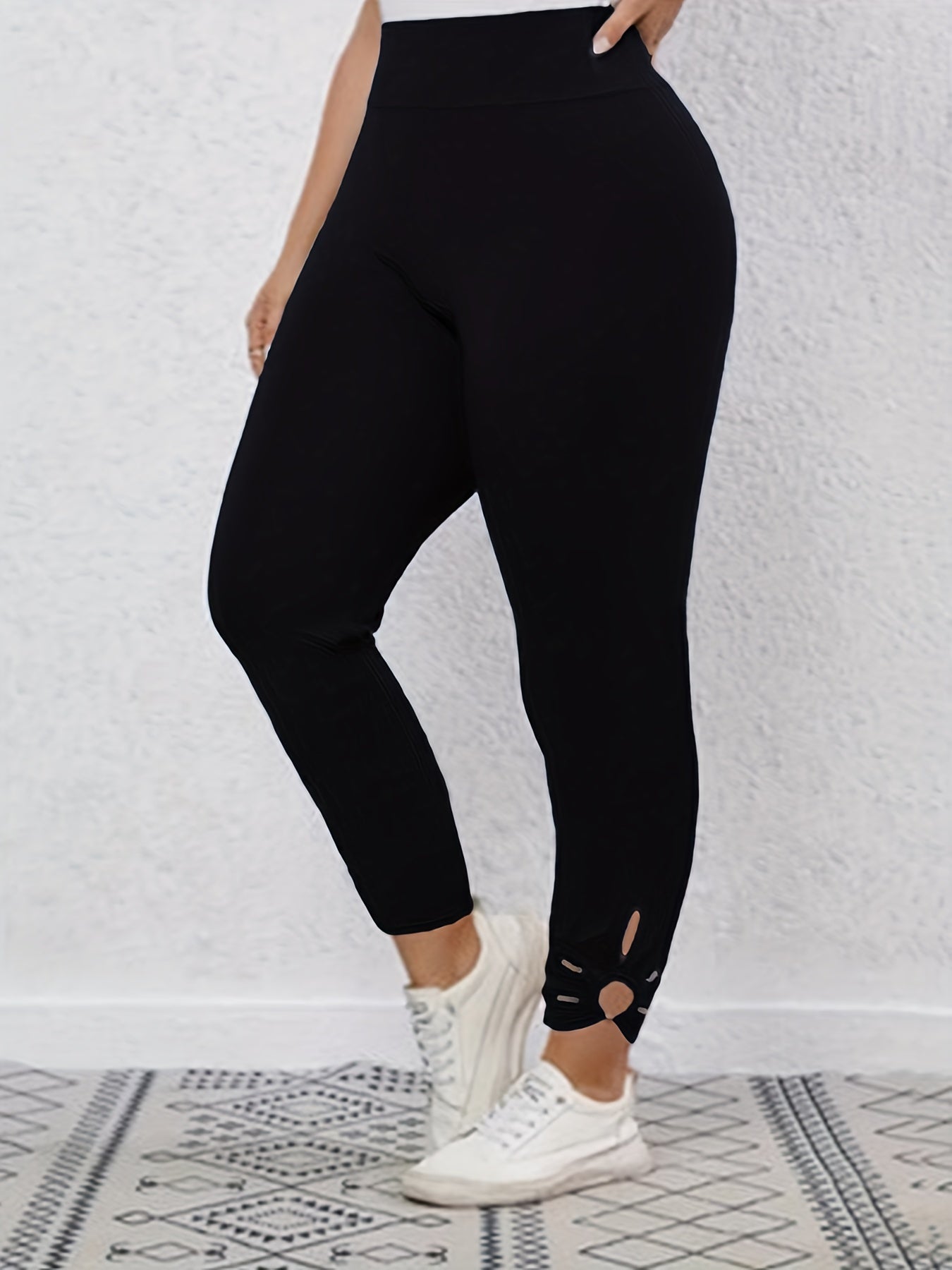 Sporty Plus Size Cut Out Tummy Control Yoga Leggings