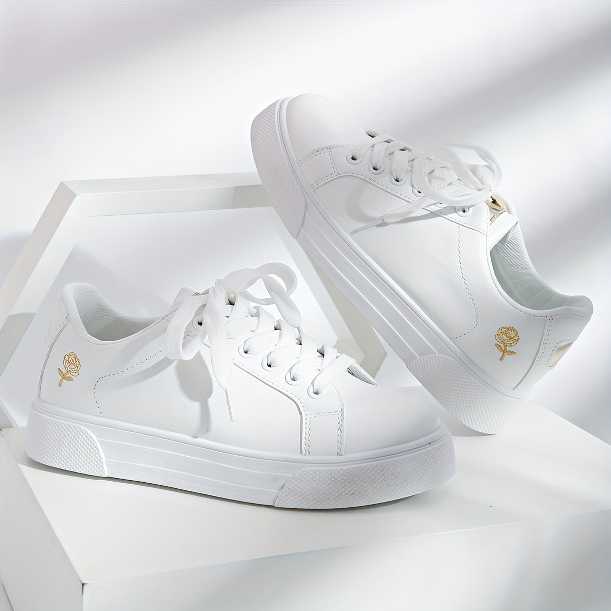 Women's Solid Skate Shoes Lightweight Low Top Sport Footwear