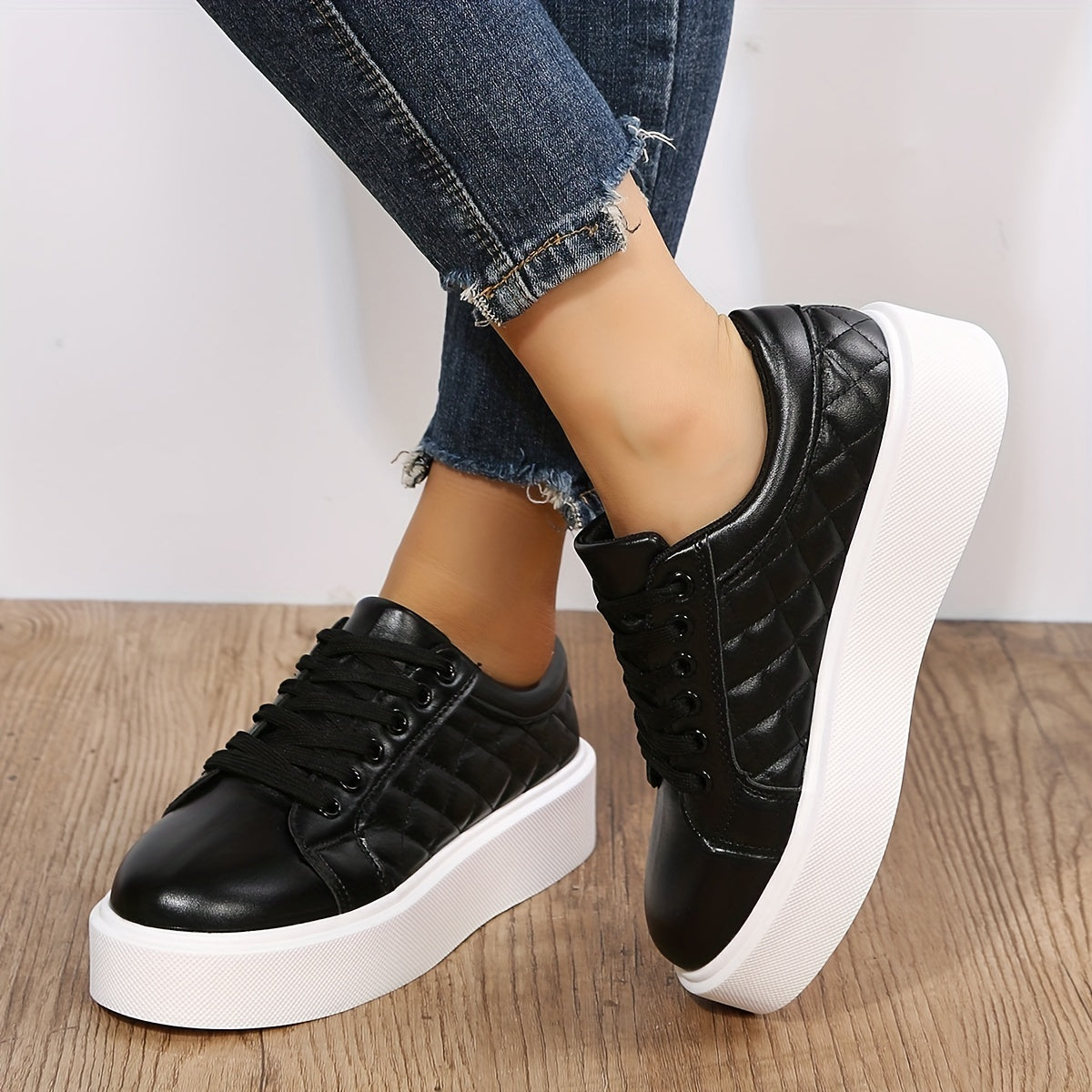 Women's Quilted Platform Sneakers Lace Up Shoes