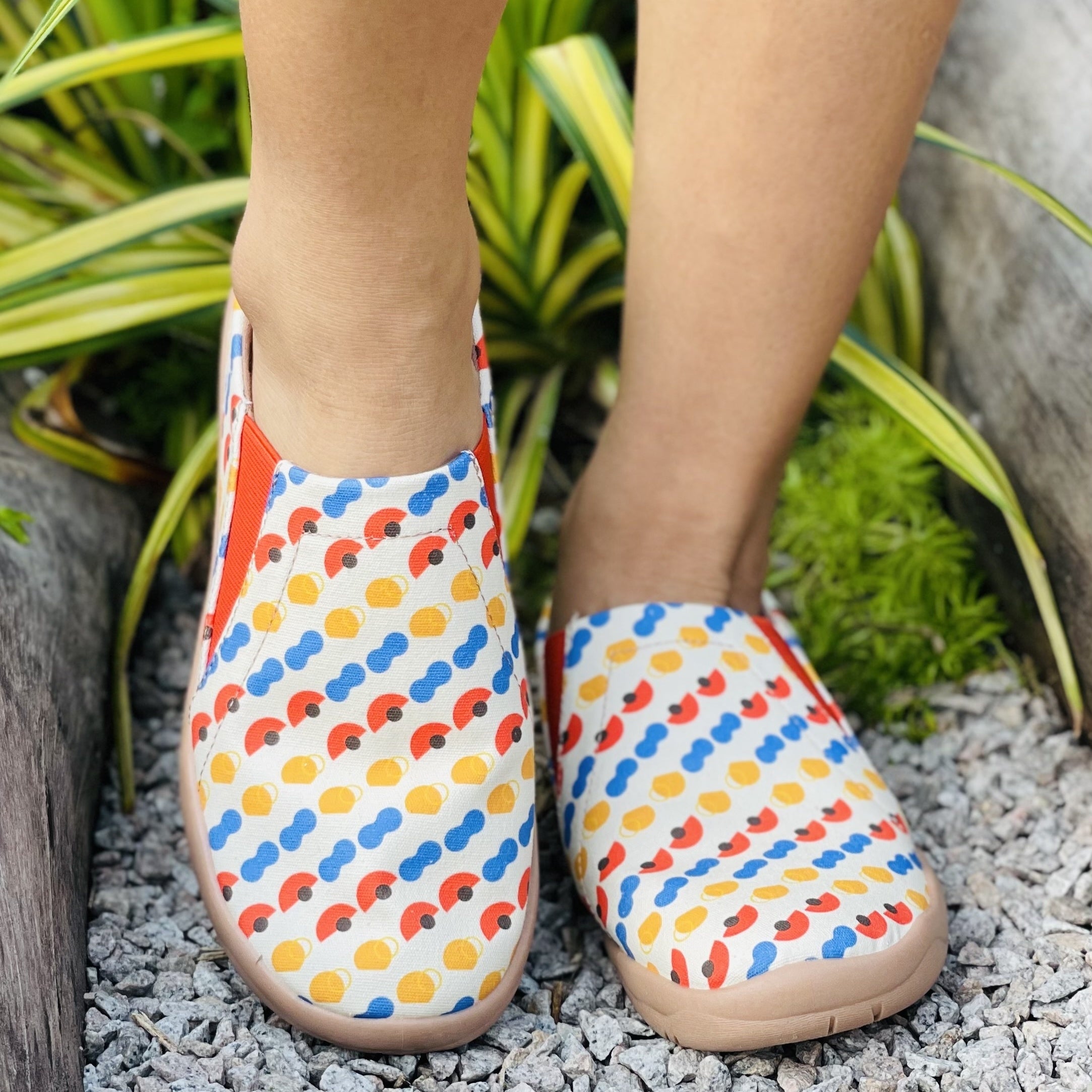 Women's Cartoon Printed Slip On Shoes Lightweight Comfy Travel Shoes