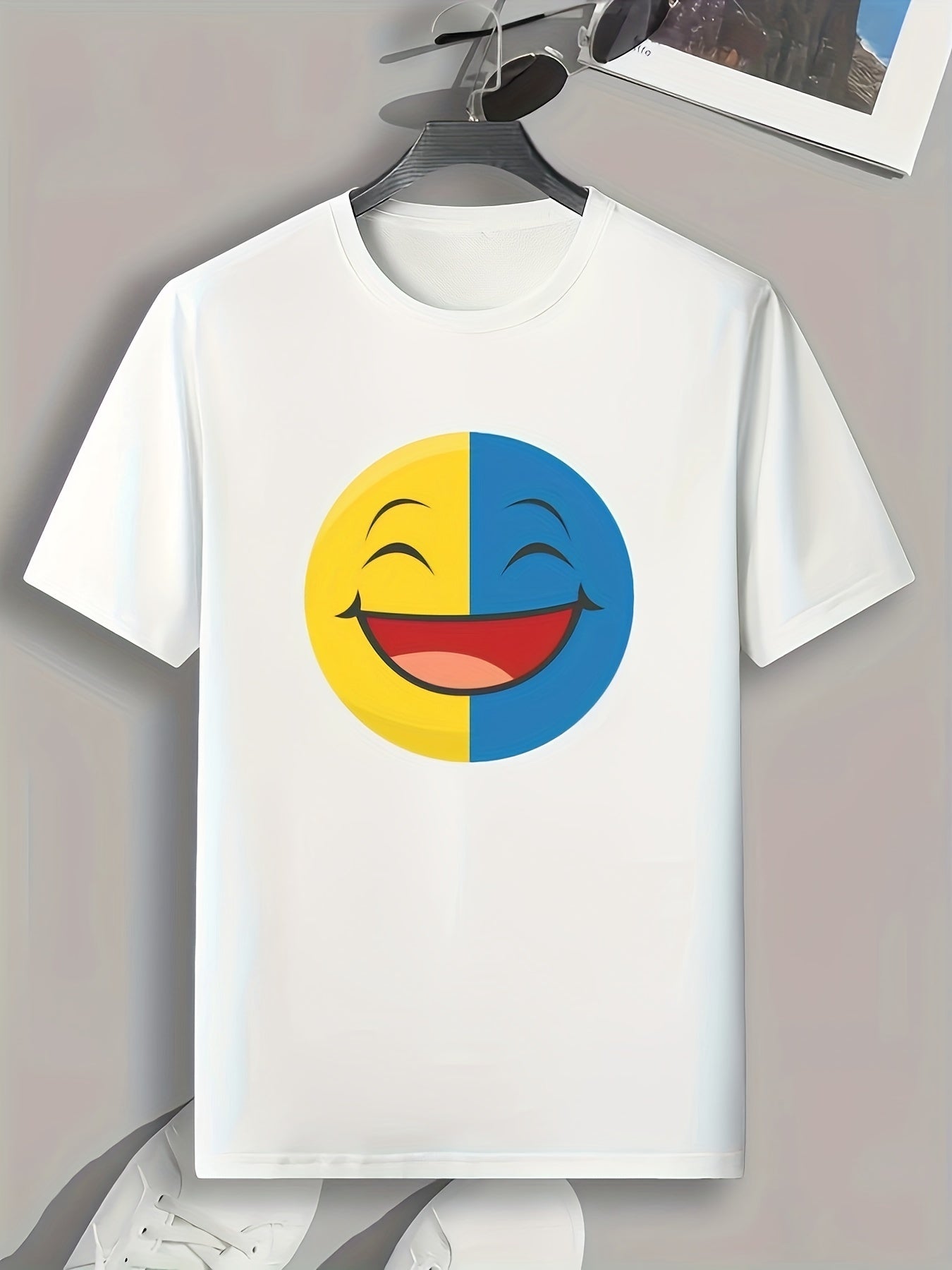 Smiling Face Print Men's Graphic T shirt Casual Comfy Tees For Summer