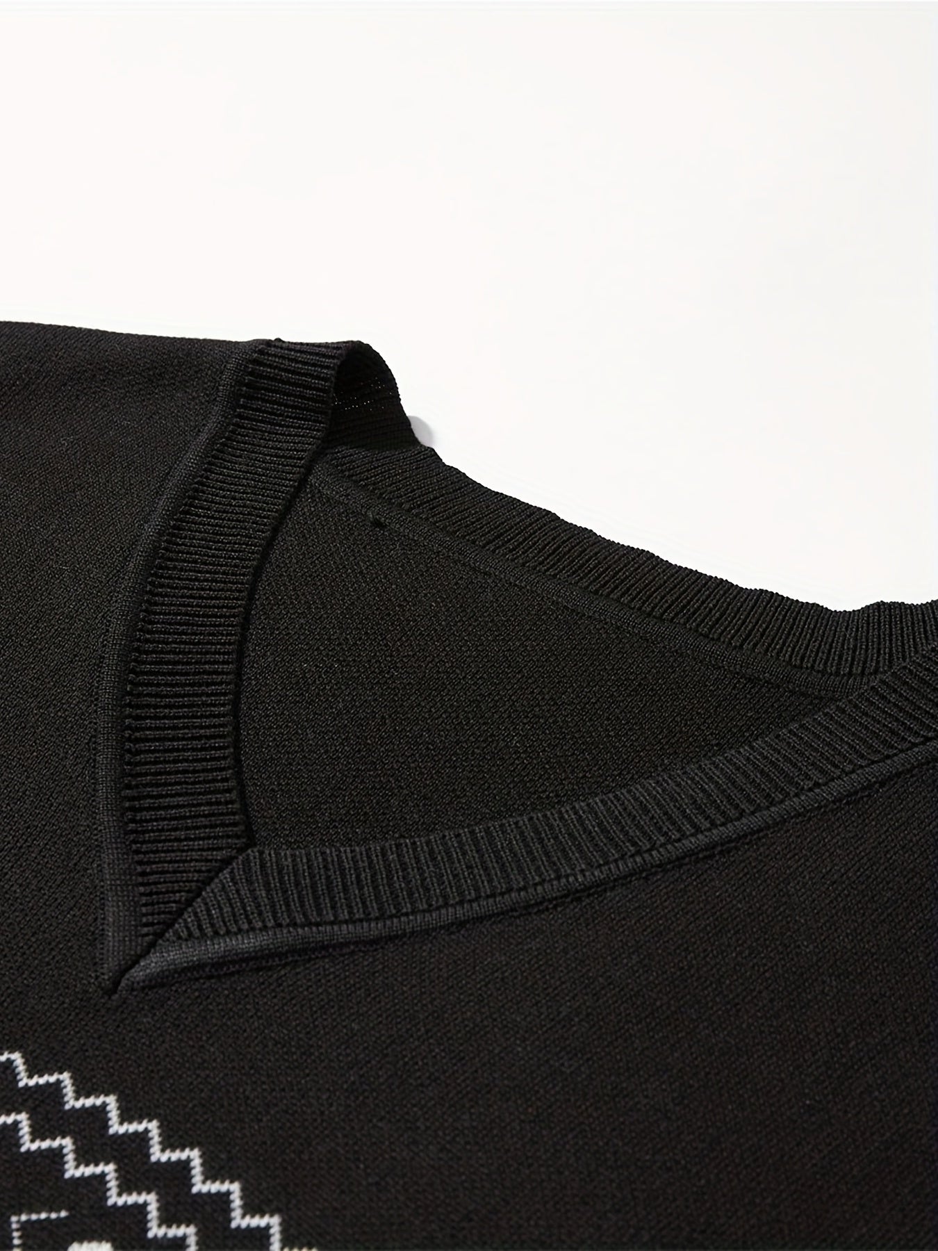 Men's V Neck Sweater Vest for Spring and Autumn