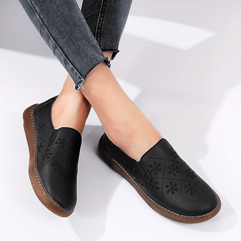 Women's Lightweight Closed Toe Slip On Shoes