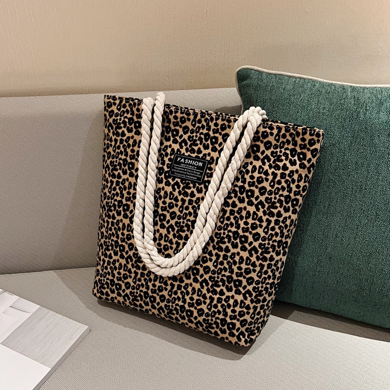 Leopard Pattern Zipper Tote Bag for Women