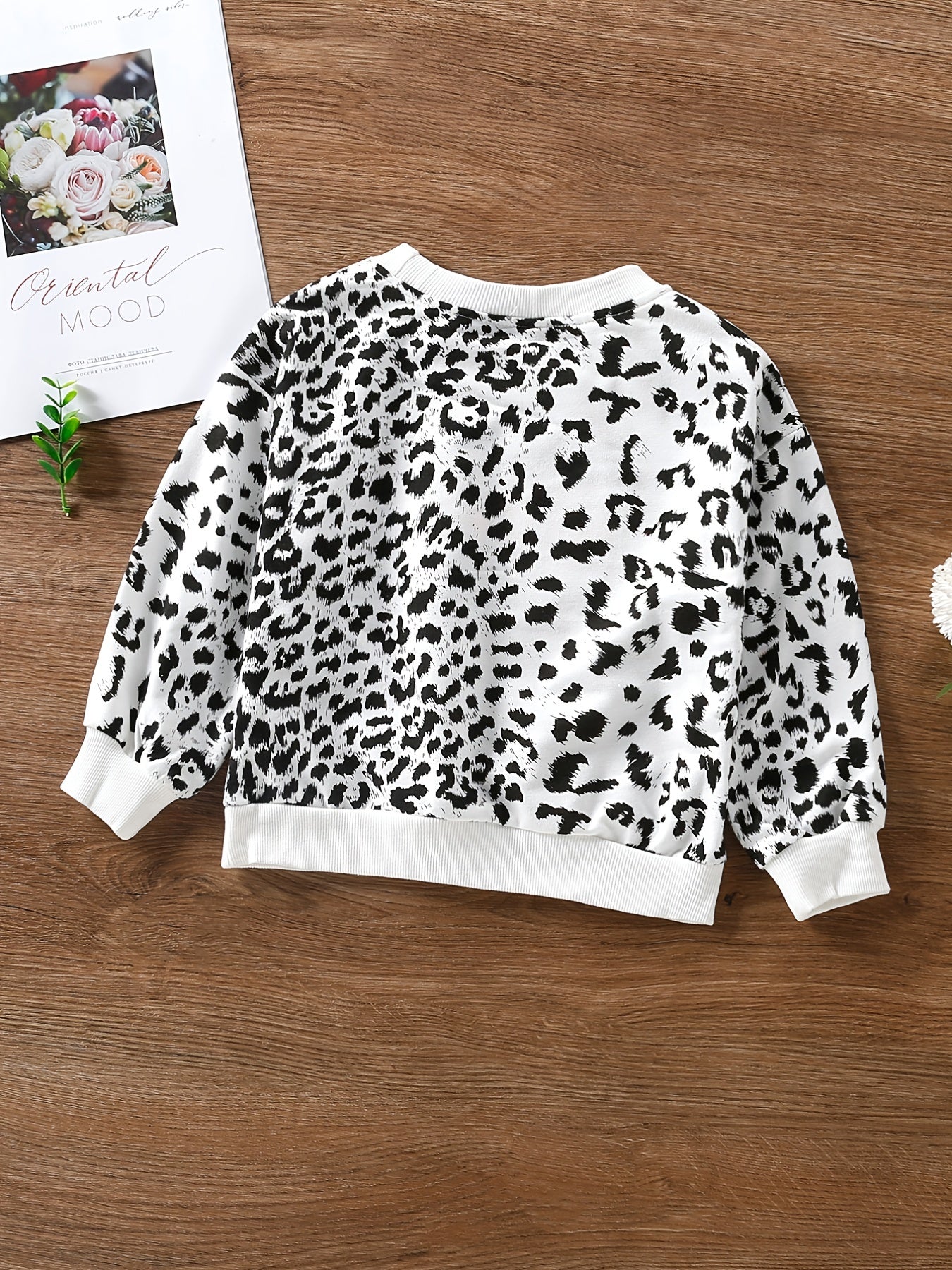 Leopard Letter Print Sweatshirt Round Neck Long Sleeve