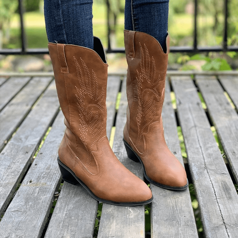 Women's Embroidered Point Toe Cowboy Boots