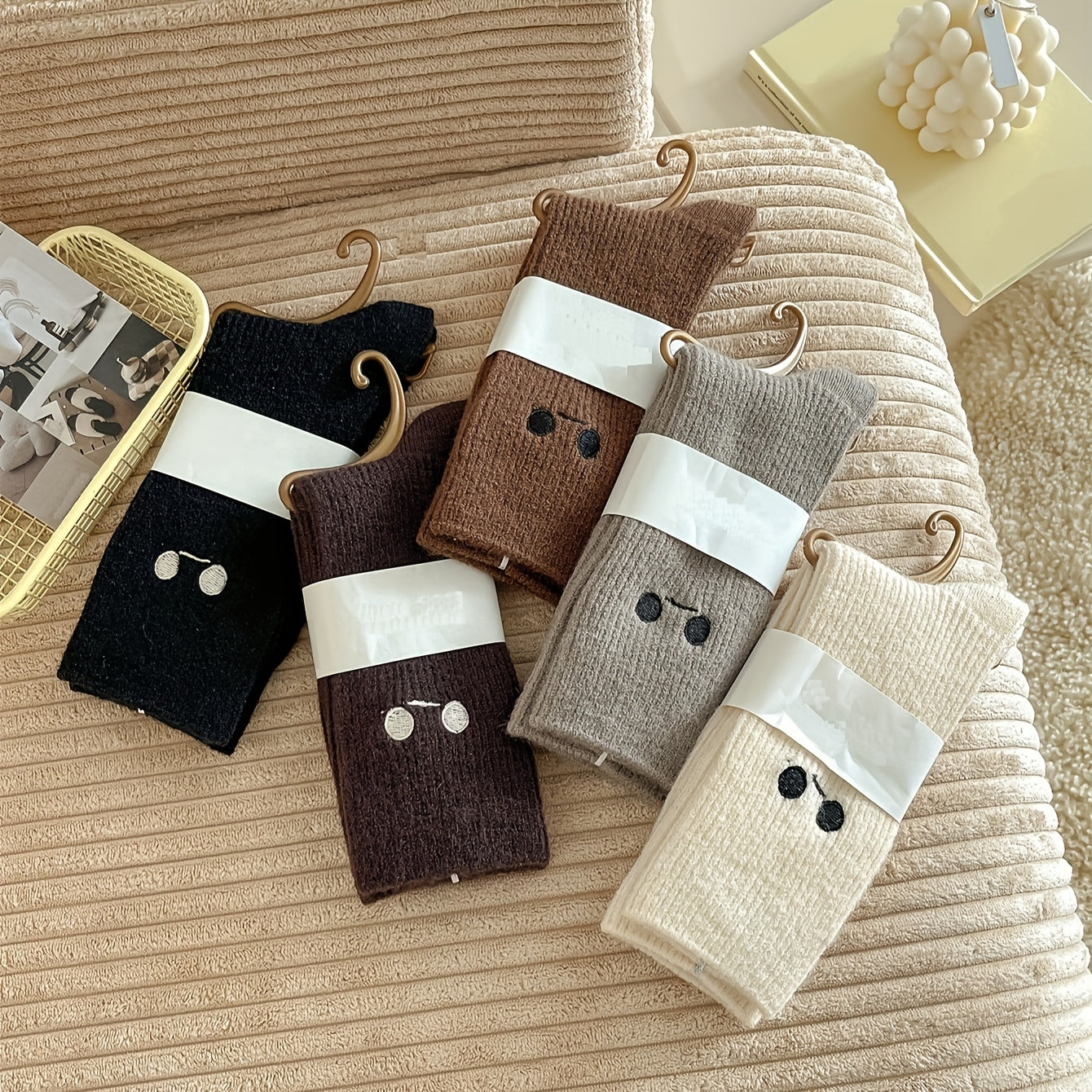 Eye Pattern Embroidered Socks - Women's Mid Tube Stockings