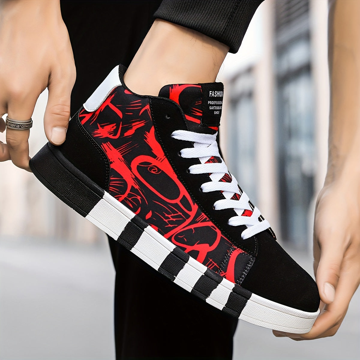 Men's Graffiti Skate Shoes Comfy Anti skid Lace Up Platform Sneakers