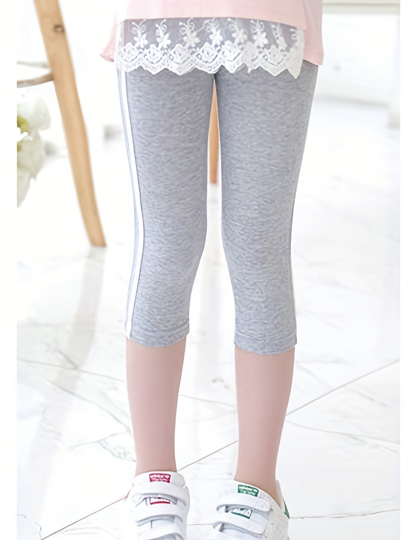 Girls Slim Fit Crop Pants with Side Taping, Dancing Fitness Yoga Pants