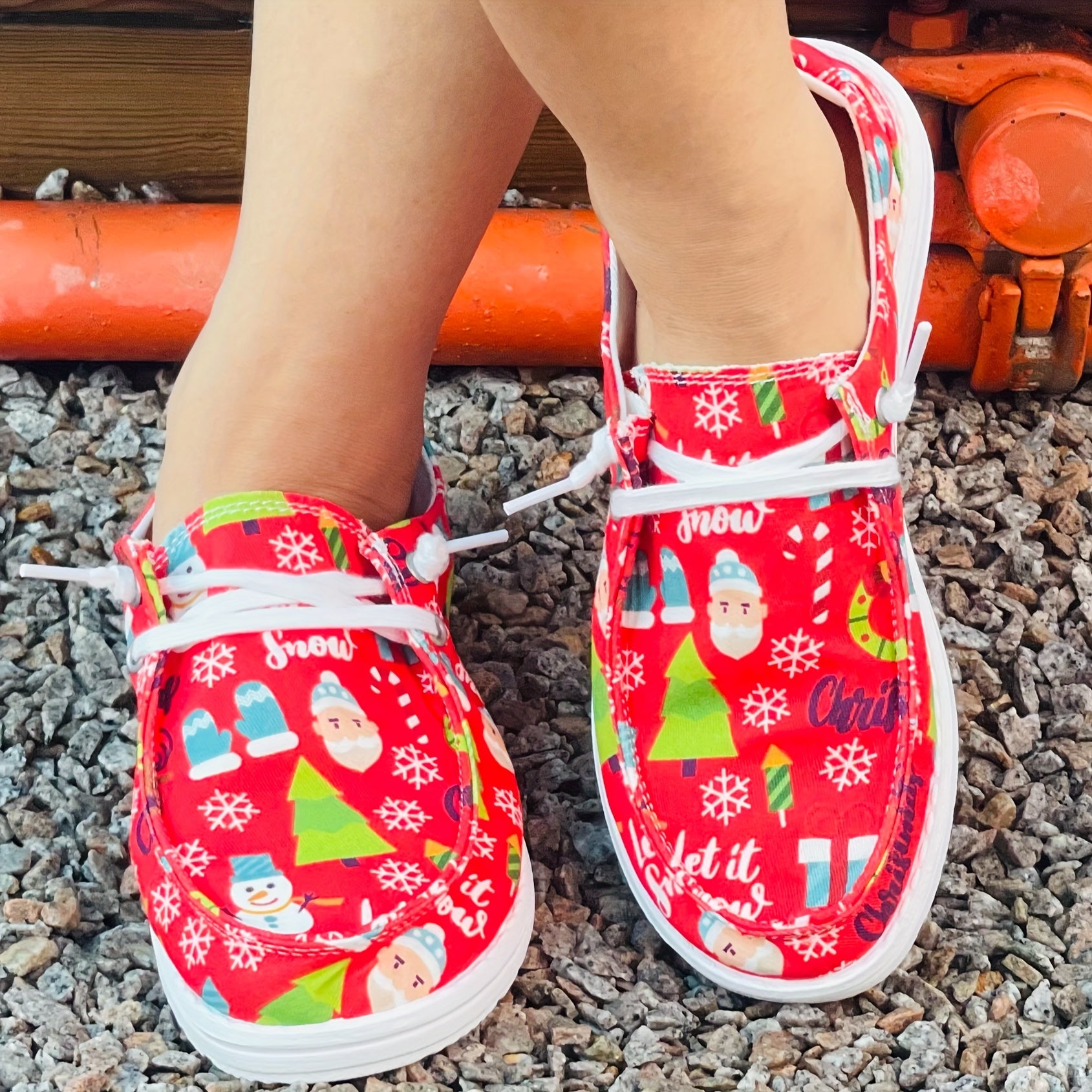 Women's Christmas Cartoon Print Skateboard Shoes Lightweight Low Top Red