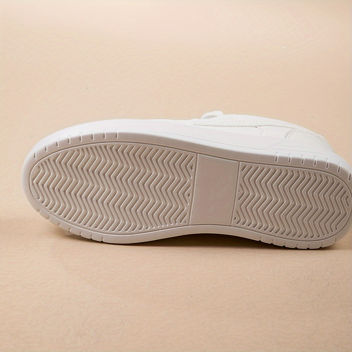Faux Leather Flat Skate Shoes Non Slip Outdoor Sneakers