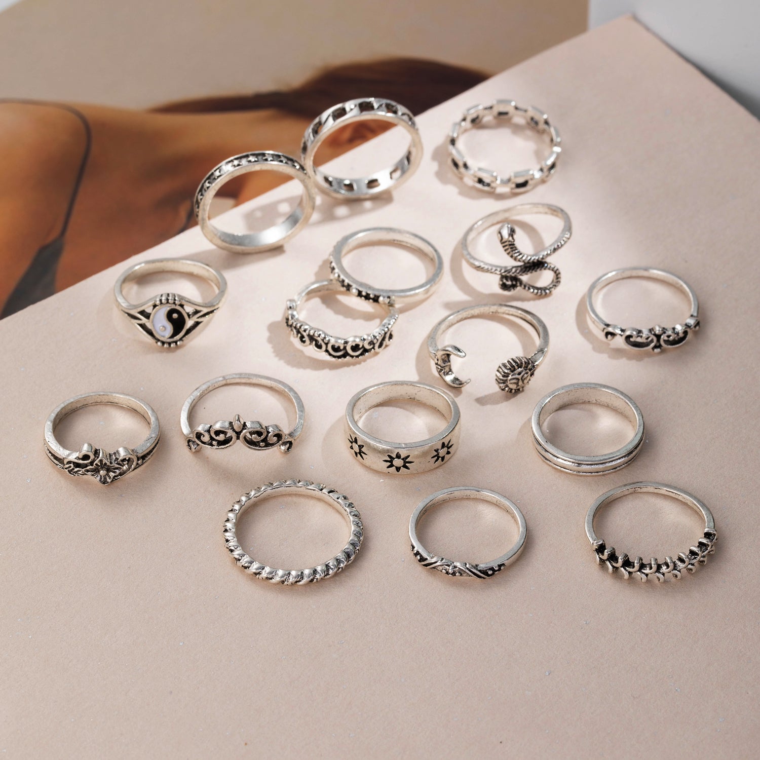 16pcs Hollow Vintage Geometric Snake Ring Set for Halloween