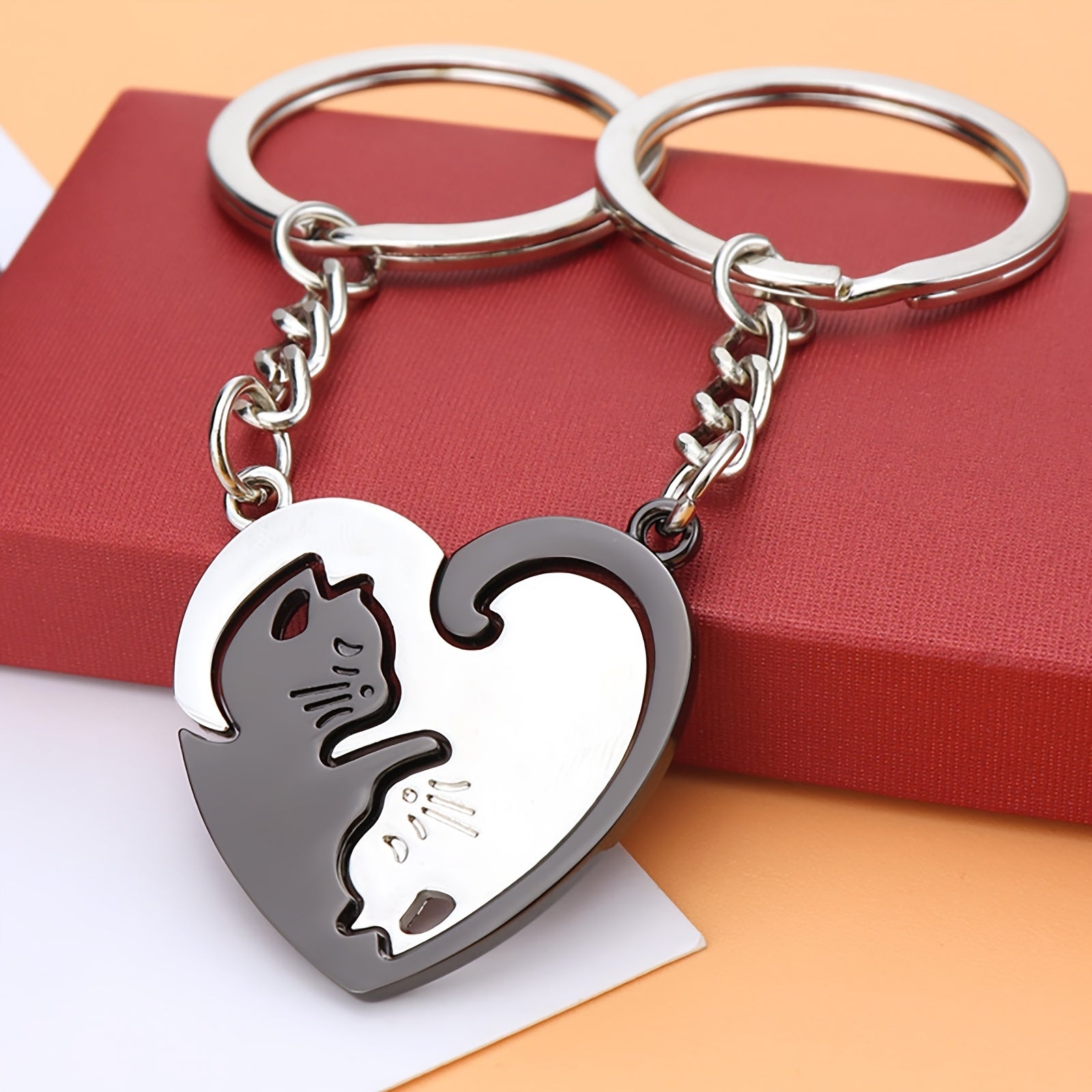 Heart Shaped Cat Keychains - Ideal Gift for Loved Ones