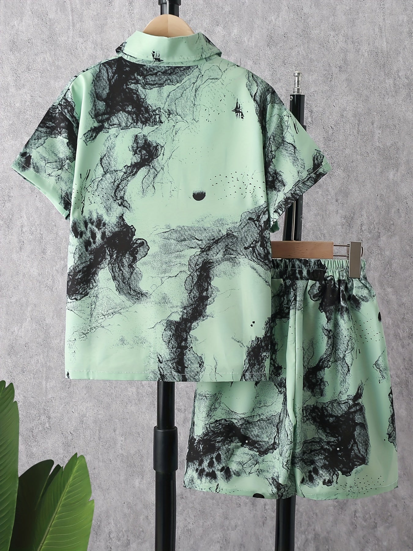 2pcs Boys Ink Painting Graphic Pocket Short Sleeve Shirt & Shorts Set
