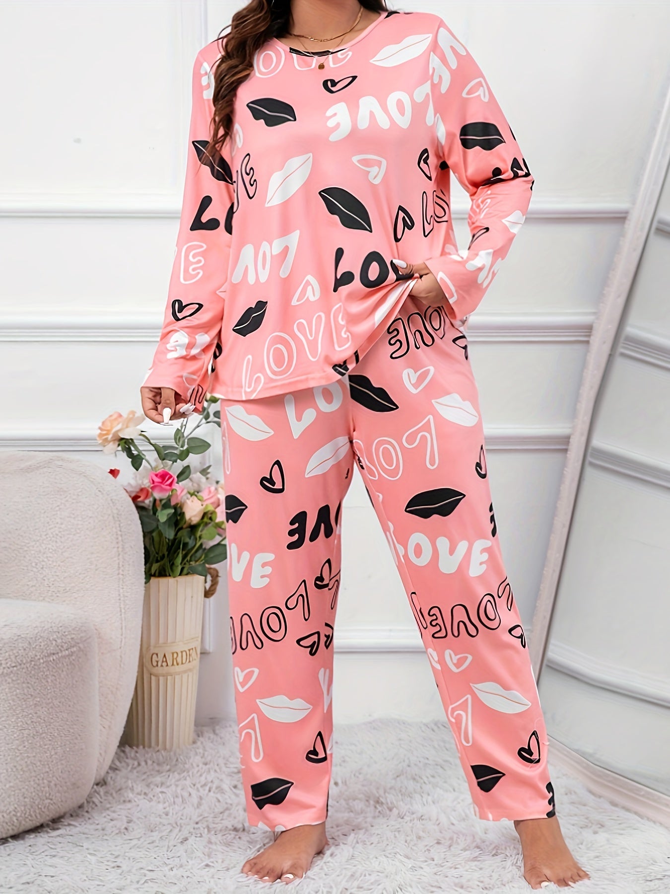 Kiss & Heart Print Tee & Pants Pajamas Lounge Set