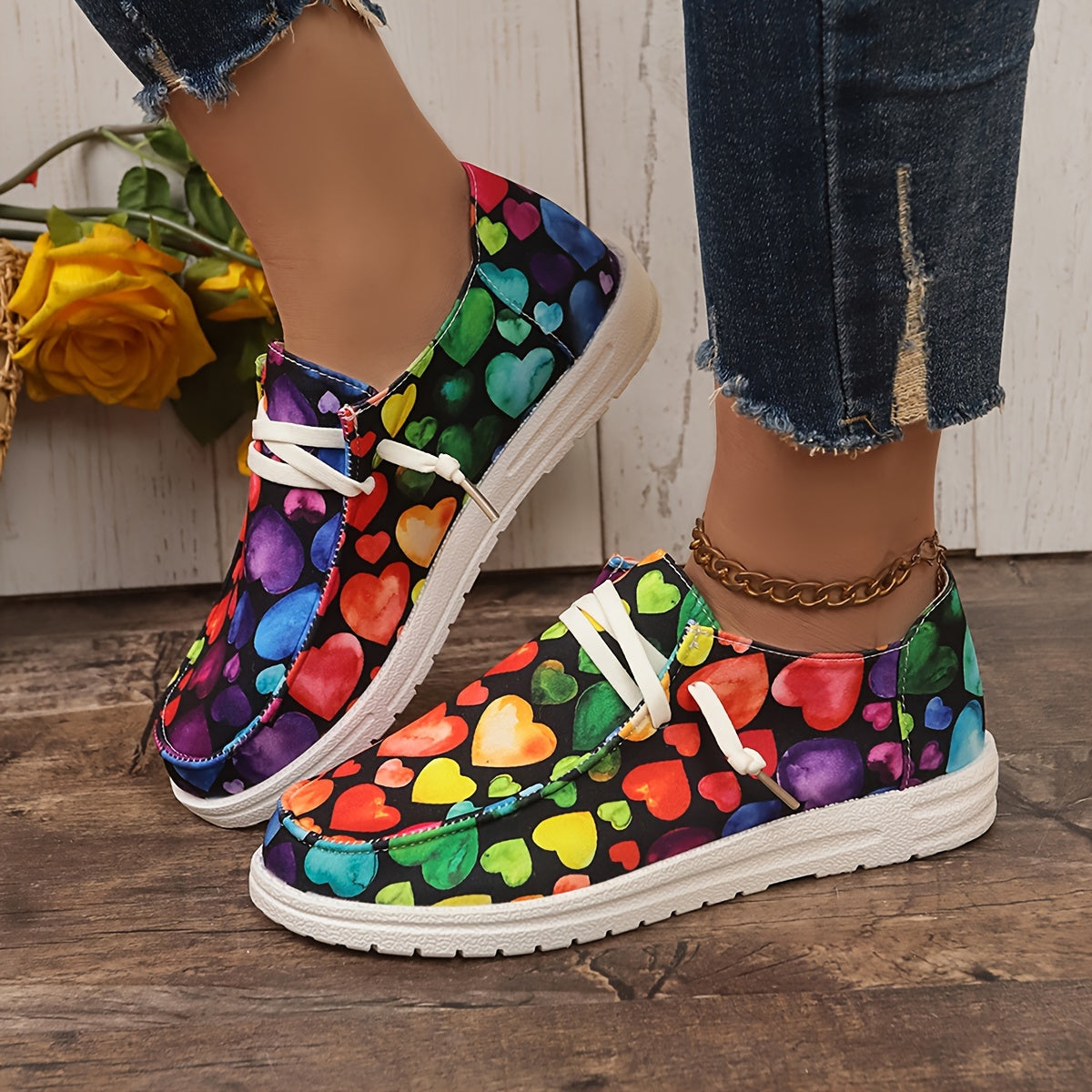 Women's Skateboard Shoes Heart Pattern Lightweight Canvas Lace up Shoes