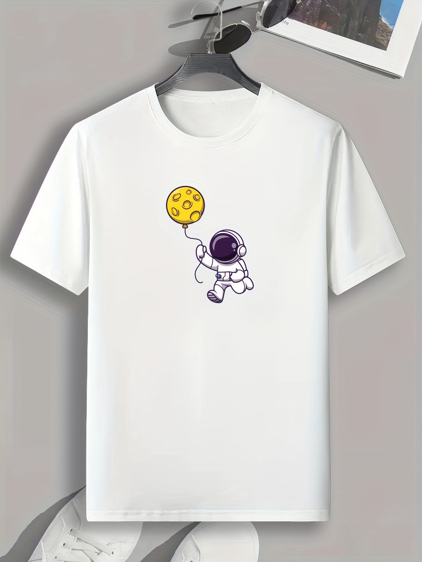 Monster & Planet Balloon Print Men's Comfy Tee for Outdoor Summer