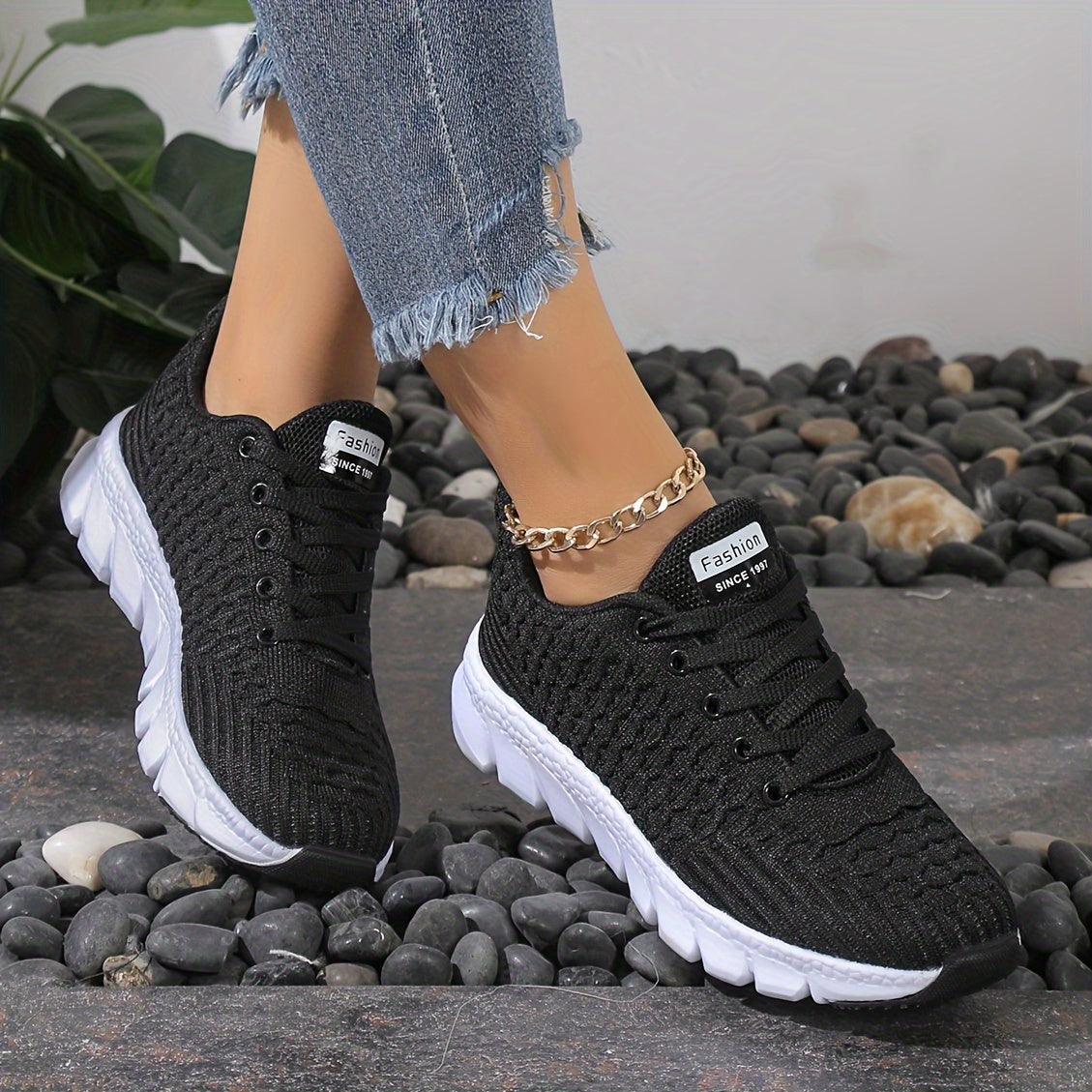 Women's Lightweight Non-slip Sneakers Lace Up Soft Running Shoes
