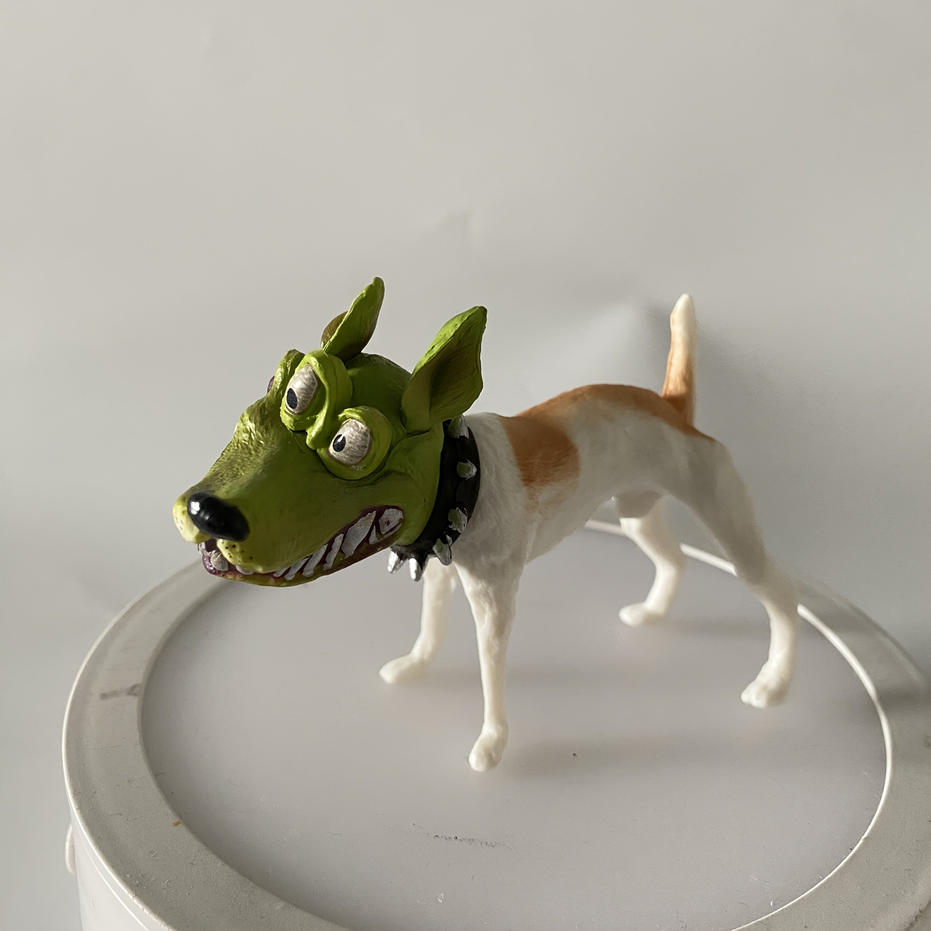 Game-Inspired Animal Model Figure & Green Dog Art Decor