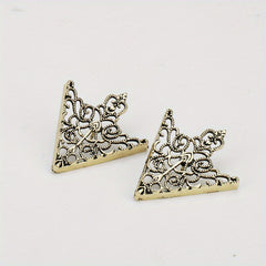 Antique Bronze Retro Palace Collar Pin Hollow Pattern Triangle Collar Buckle