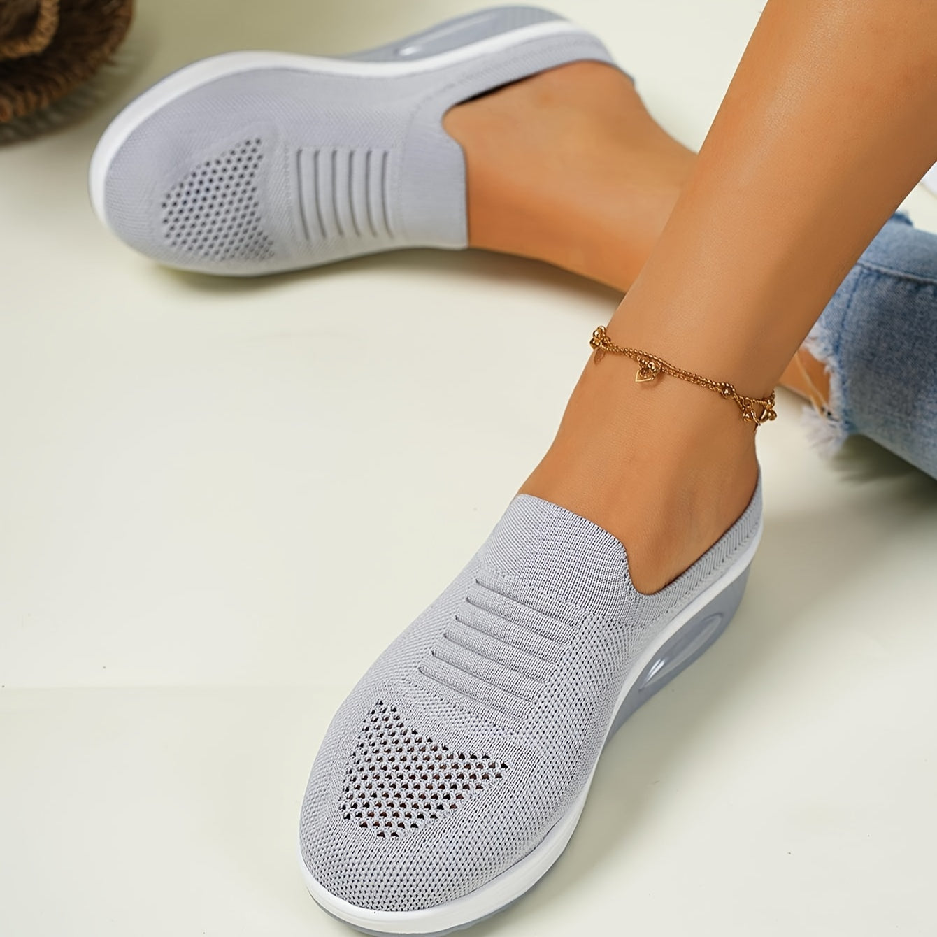 Breathable Mesh Outdoor Sports Sandals Lightweight Non Slip Sneakers