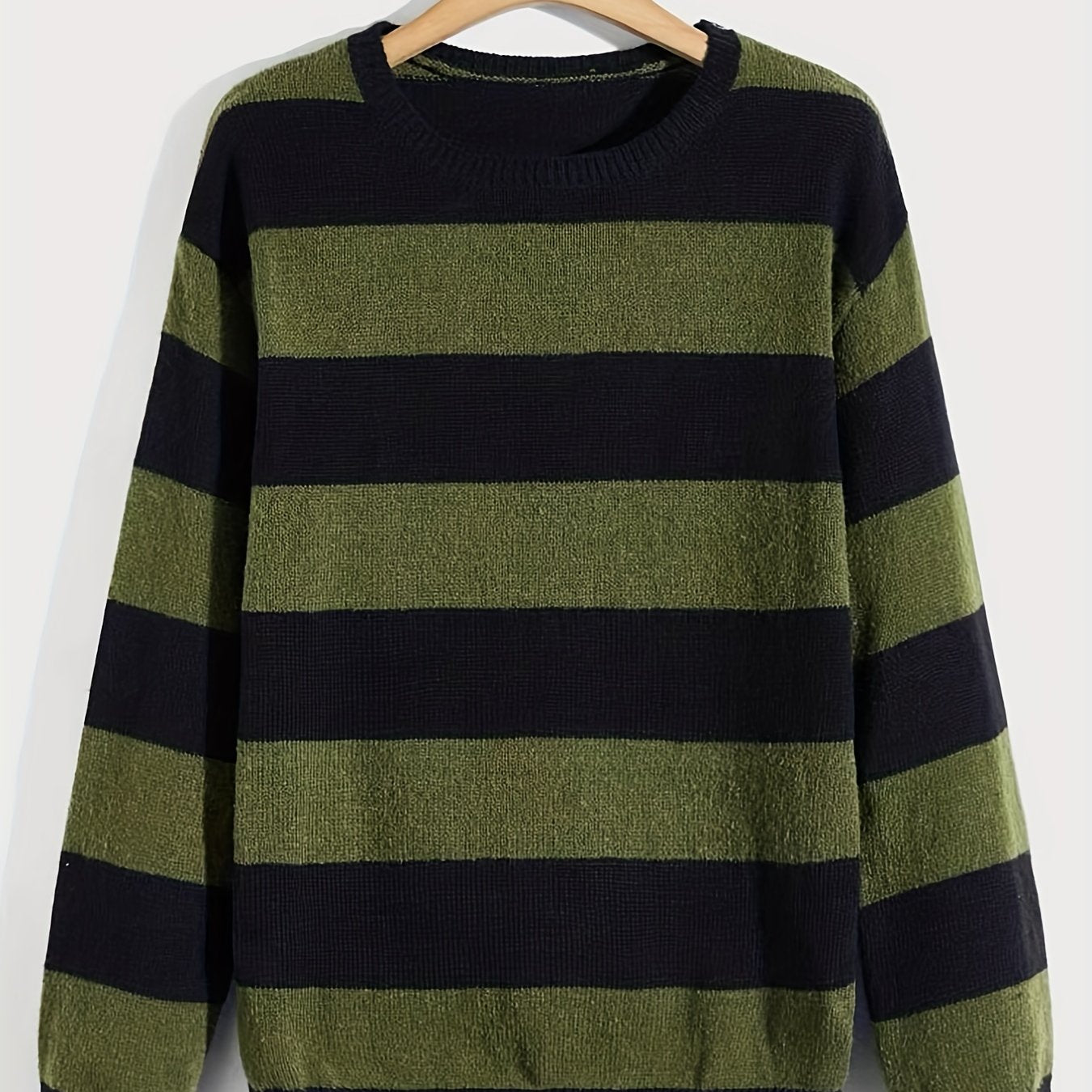 Knitted Stripe Pattern Men's Round Neck Pullover Sweater