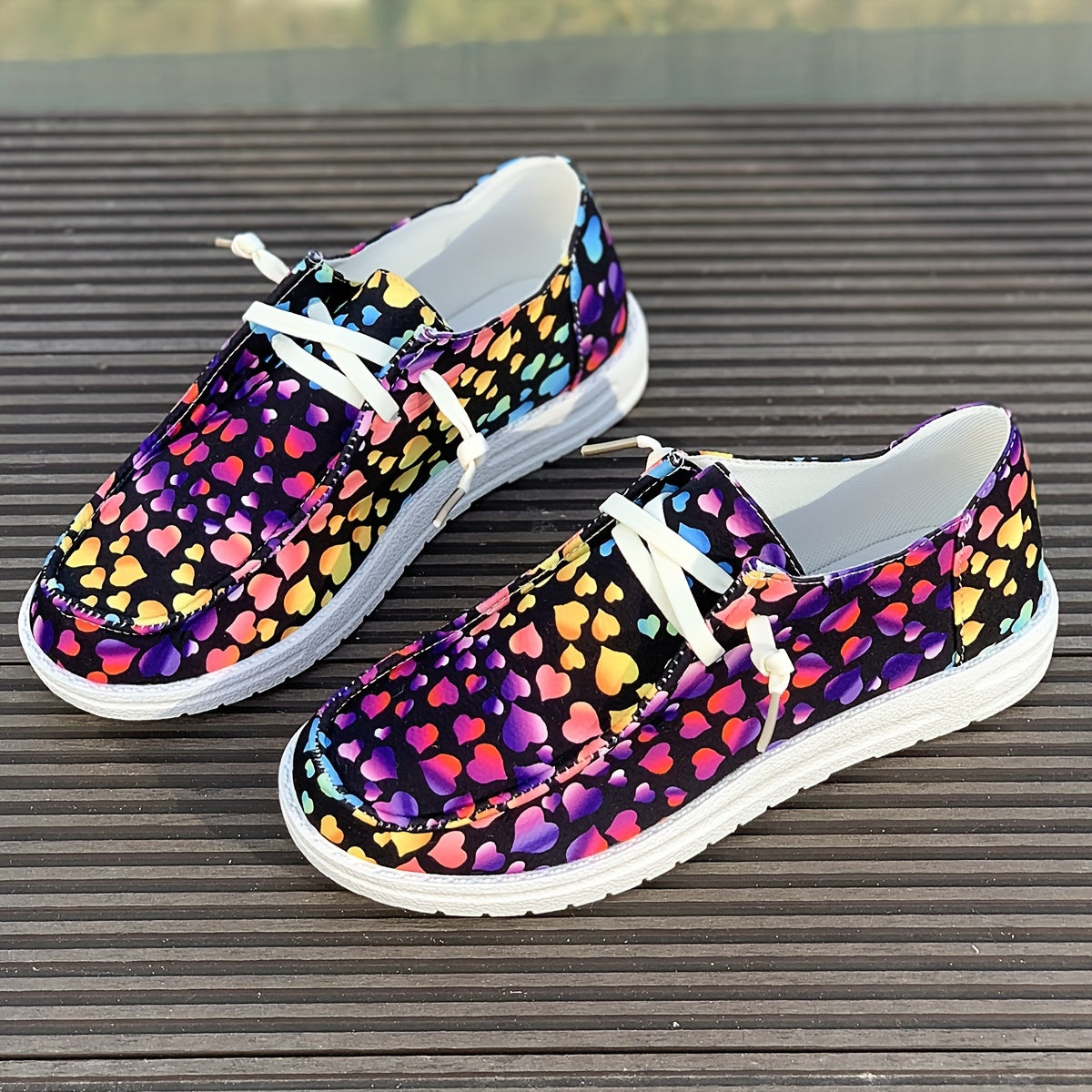 Colorful Heart Pattern Women's Style Skate Shoes