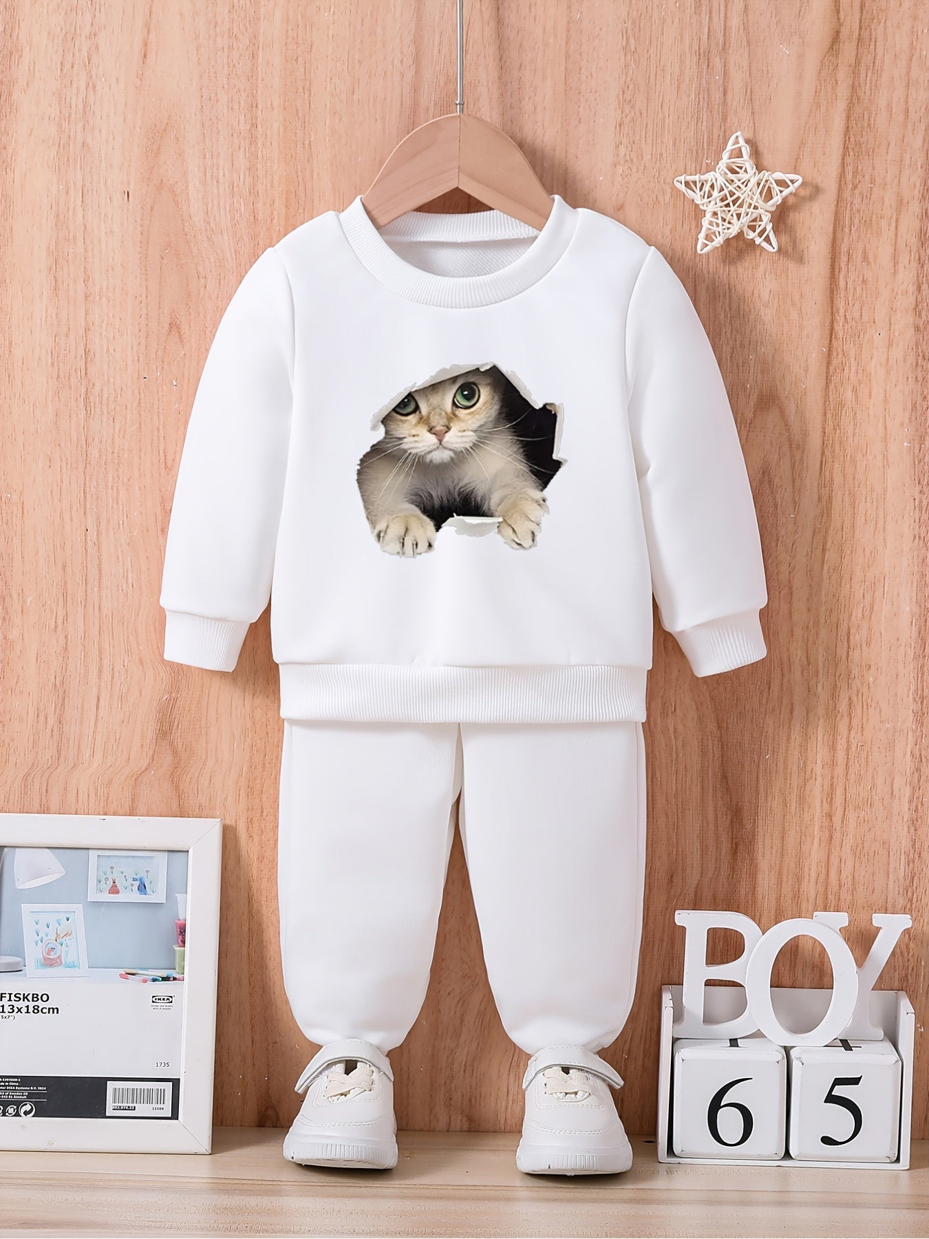 Kitten On Hole Baby Sweatshirt Trousers Set
