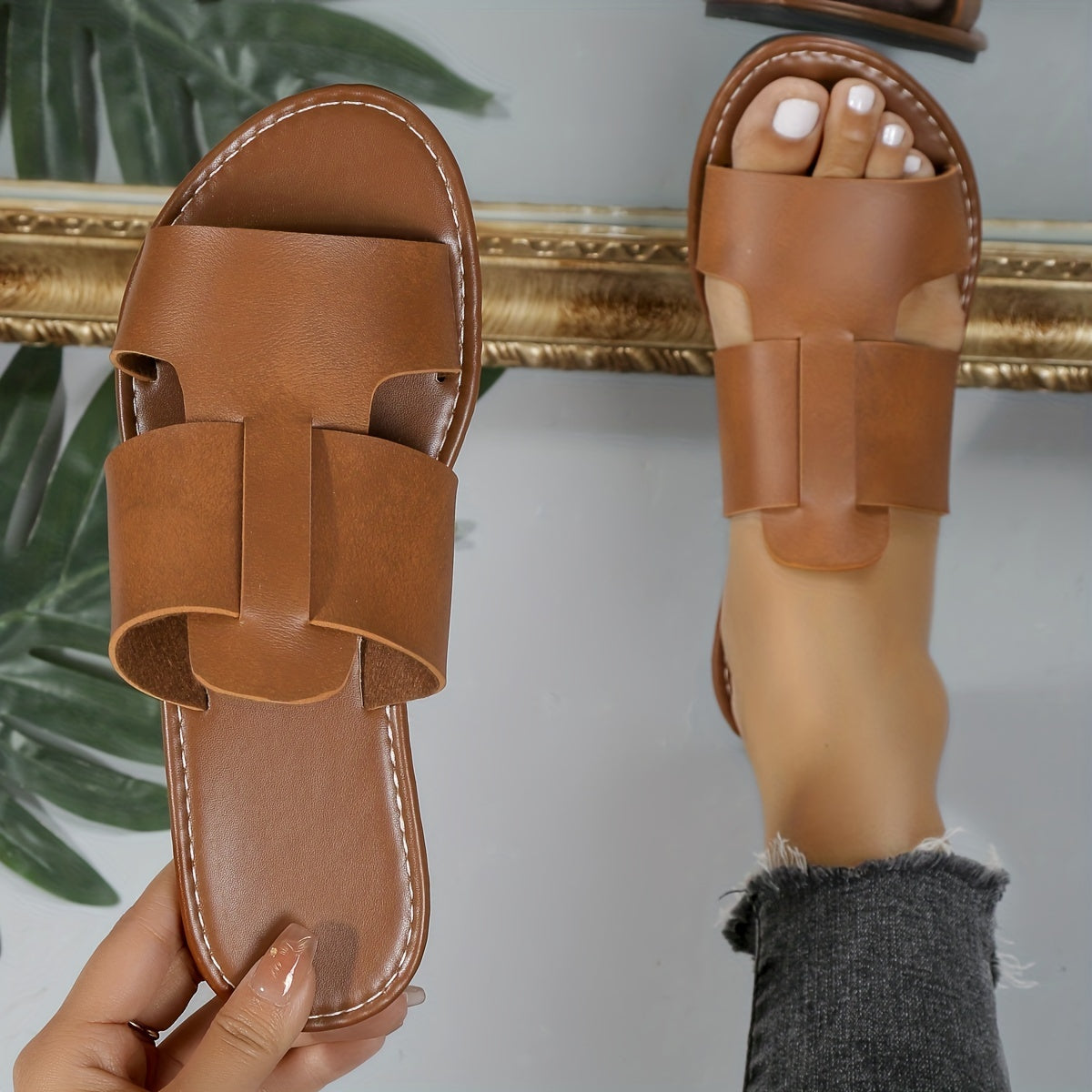 Women's Cutout Slide Sandals Flat Summer Shoes Lightweight Beach Shoes