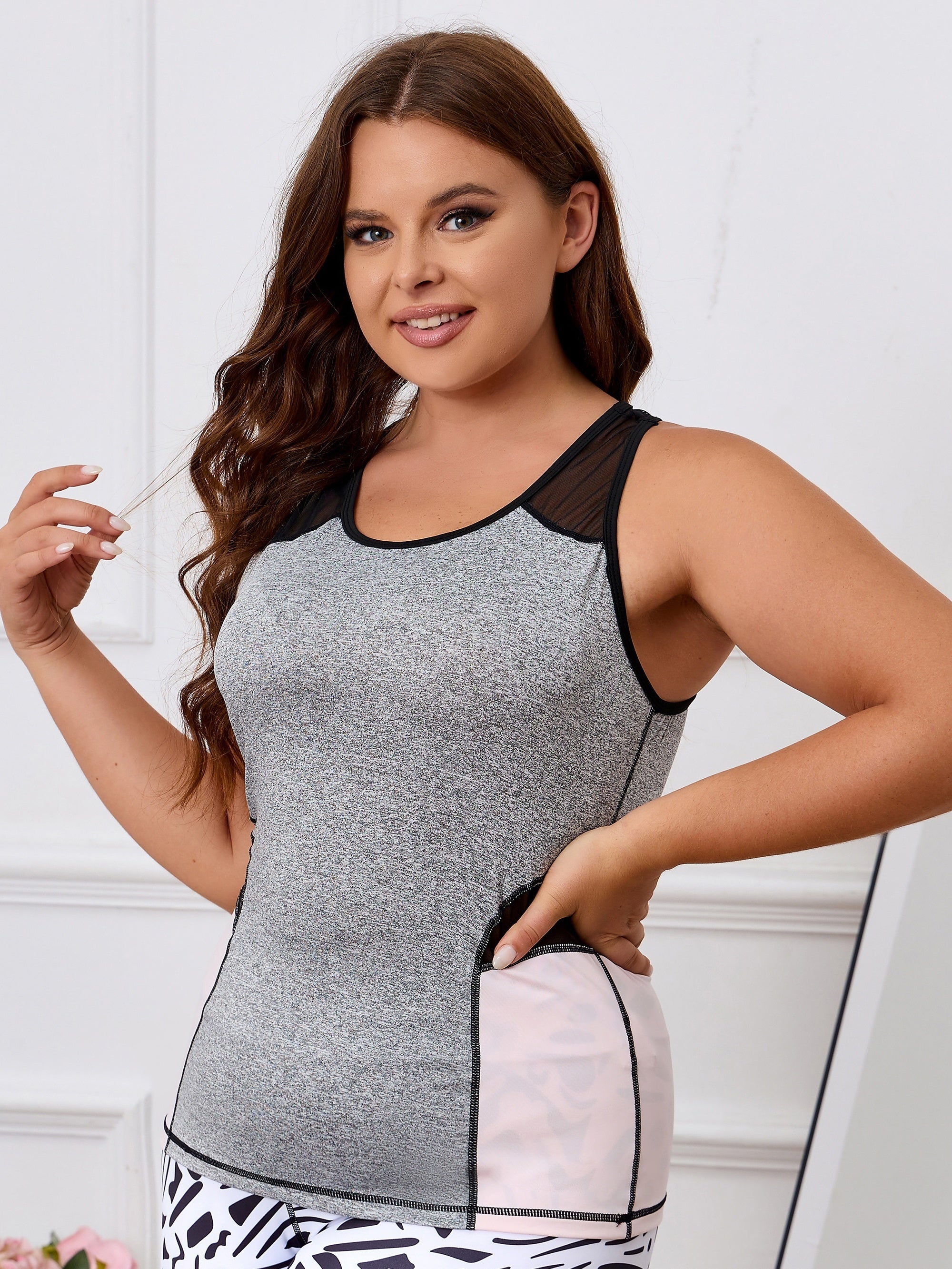 Colorblock Mesh Round Neck Crop Tank Top