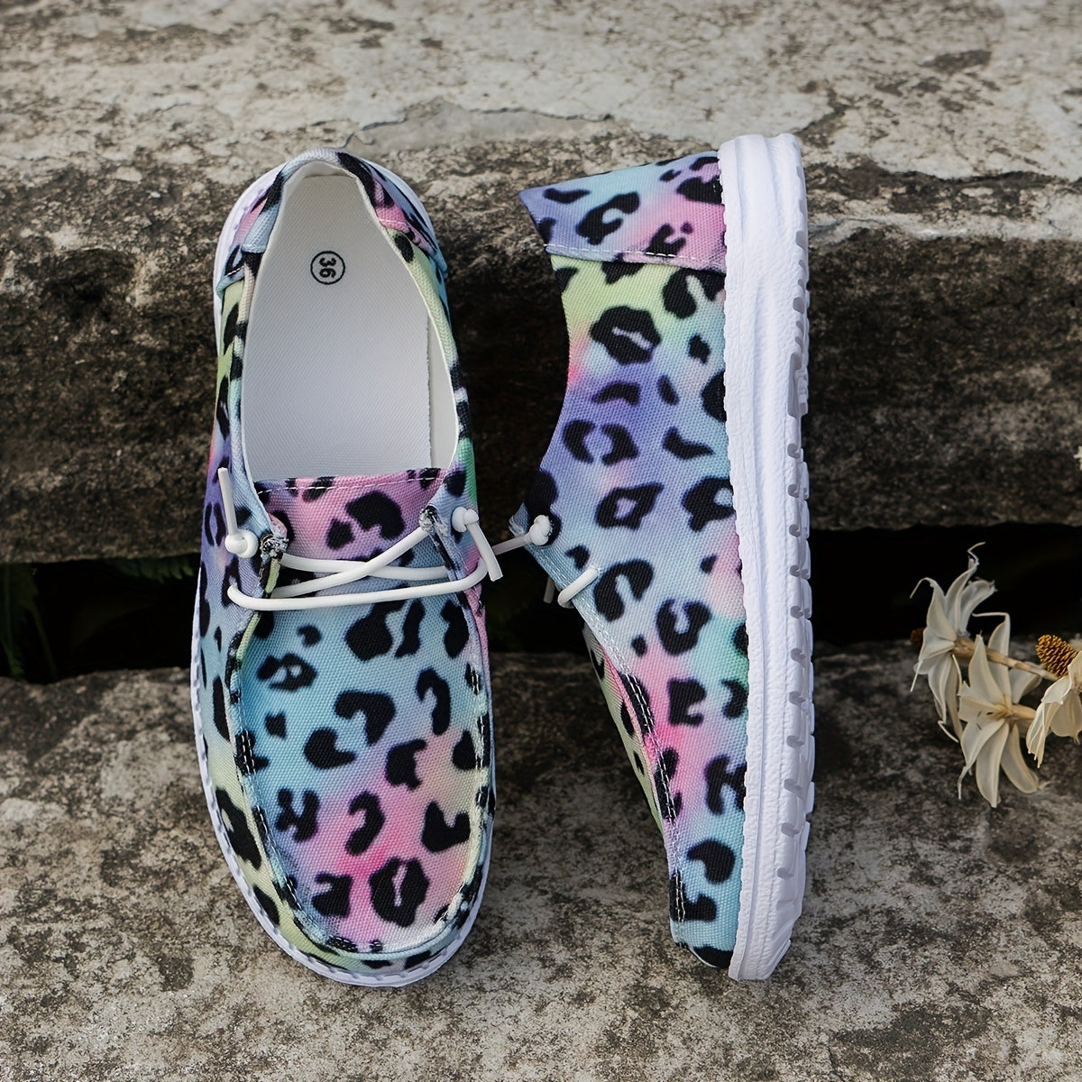 Leopard Low Top Canvas Shoes Lightweight Outdoor Casual Shoes