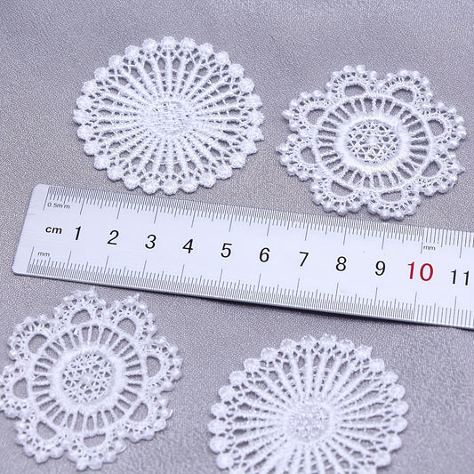 Dollhouse Dining Table Mat - Hollowed Out Braid Design