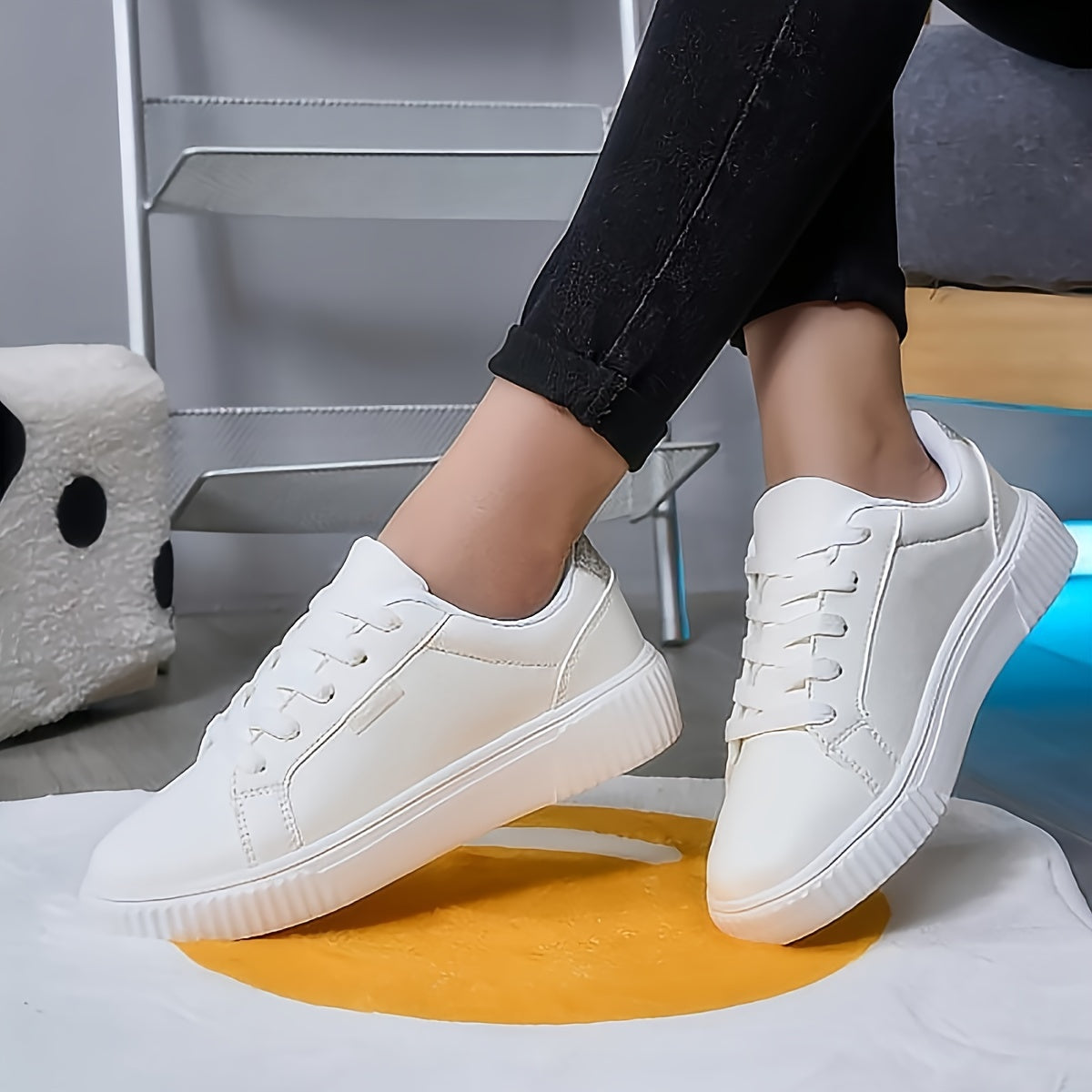 Lightweight Round Toe Skate Shoes for Women