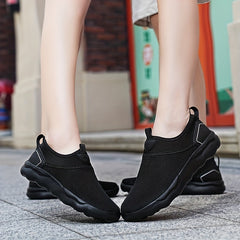 Men's Lightweight Slip On Knit Sneakers for Outdoor Walking