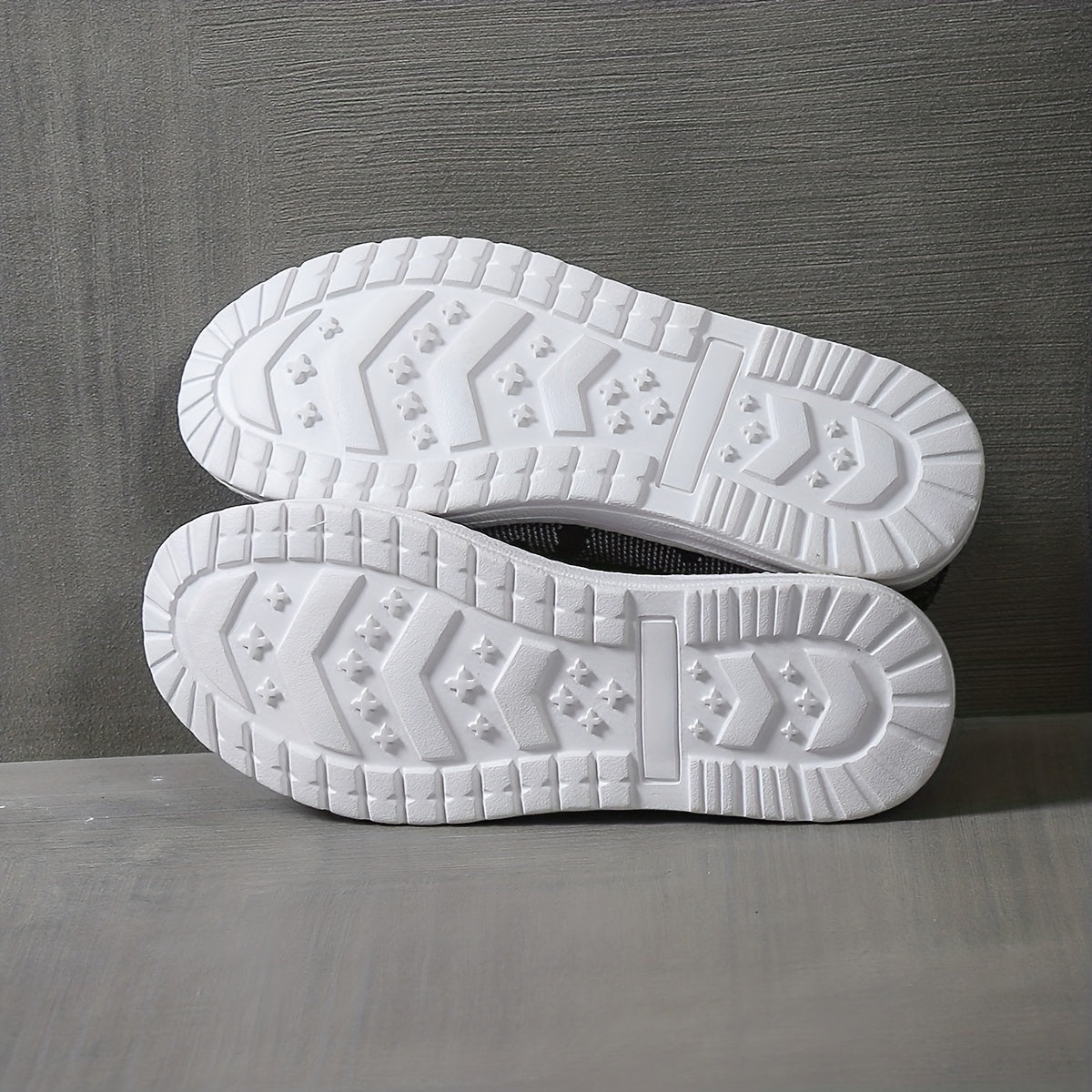Women's Colorblock Woven Sneakers Low Round Toe Soft Sole Shoes