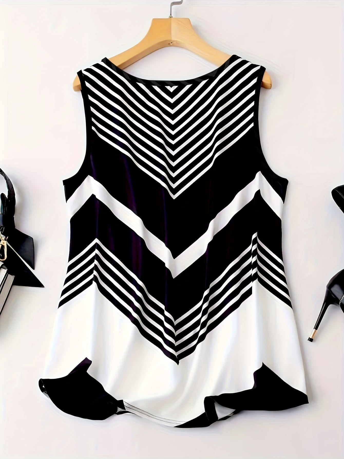 Geometric Print Tank Top V Neck Sleeveless Summer Top