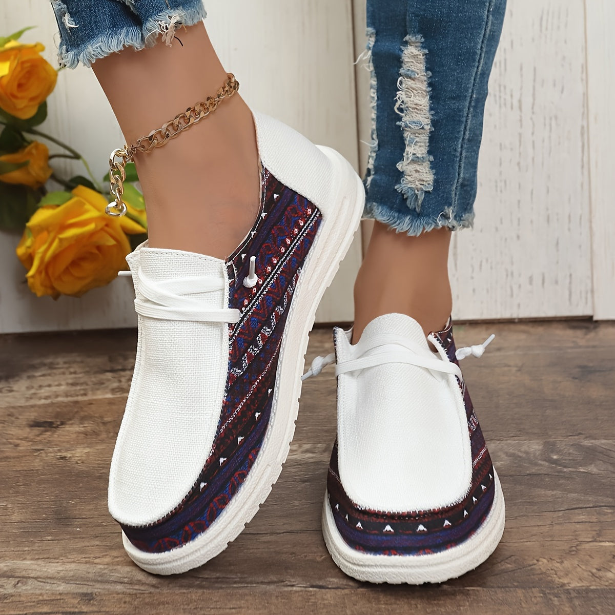 Women's Skate Shoes with Square Pattern, Lace-Up Canvas Sneakers