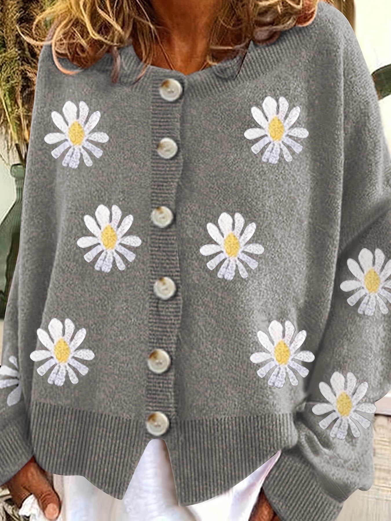 Floral Embroidery Cardigan Women's Round Neck Sweater