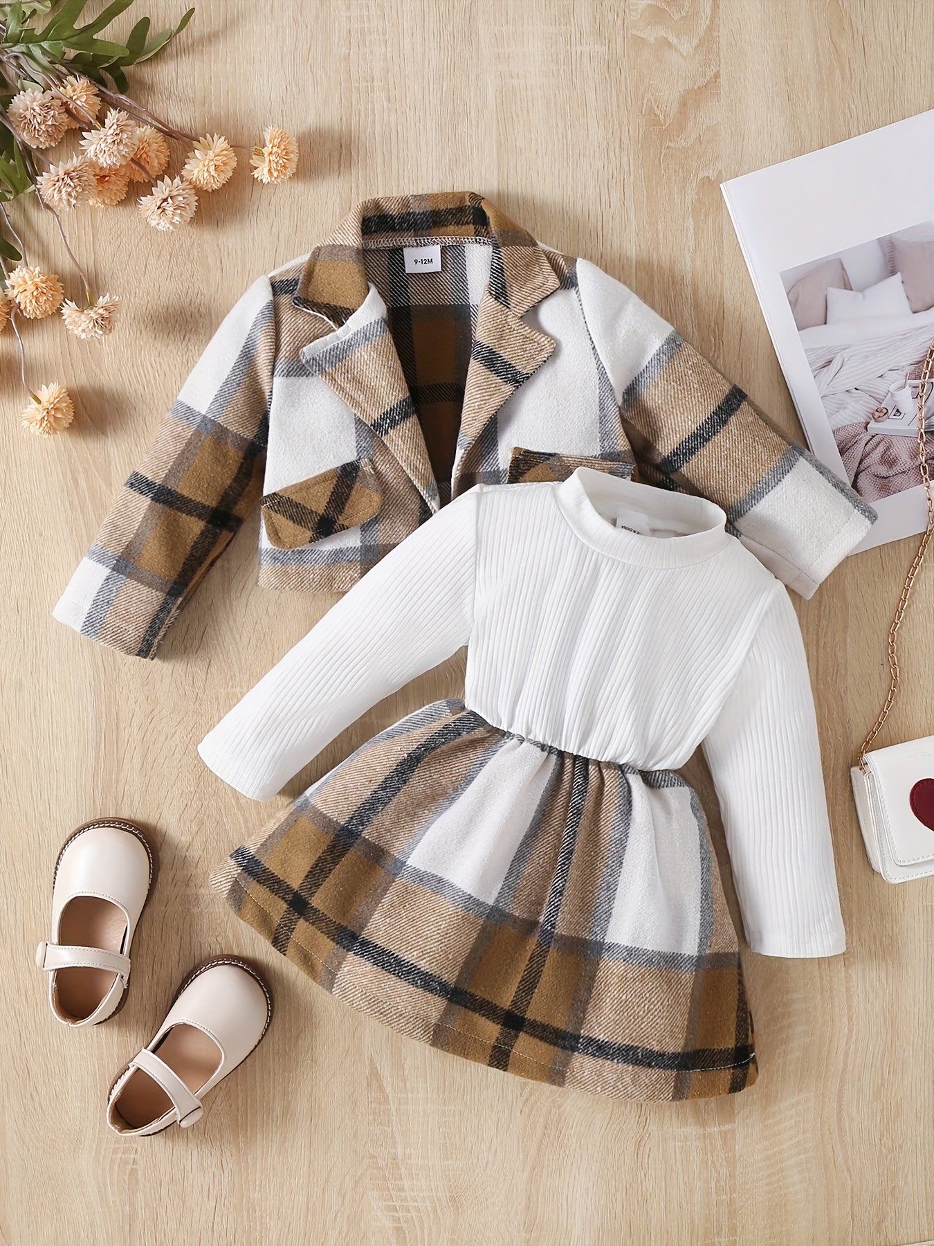 Stylish Plaid Outfit with Long Sleeve Coat