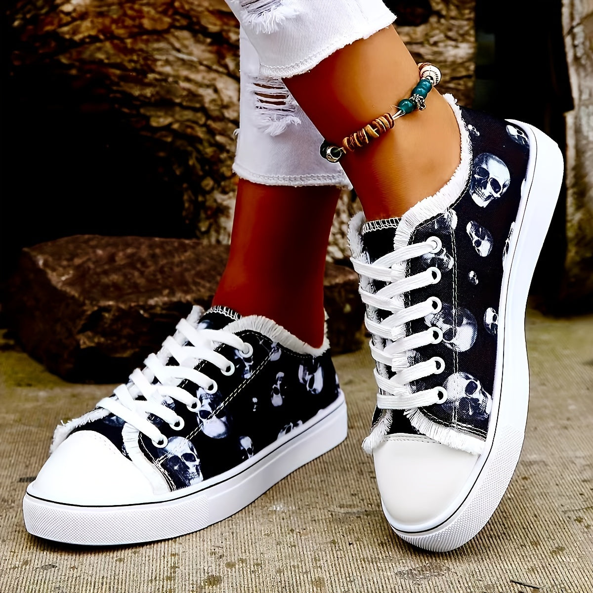 Women's Skull Pattern Lace Up Low Round Toe Lightweight Shoes